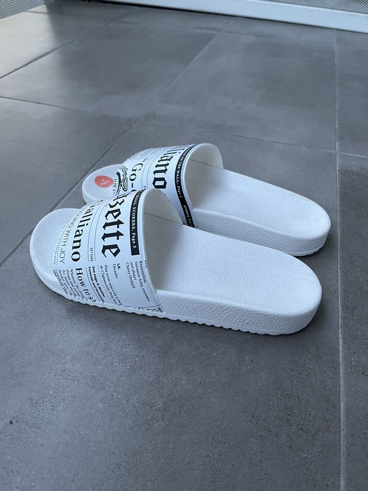 John Galliano !DS! SS22 Galliano Gazette Print White Slip Ons Size US 8 / EU 41 - 6 Thumbnail