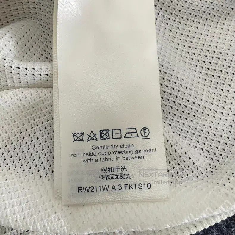 Louis Vuitton Louis Vuitton Reading patchwork logo short sleeve Size US S / EU 44-46 / 1 - 4 Thumbnail
