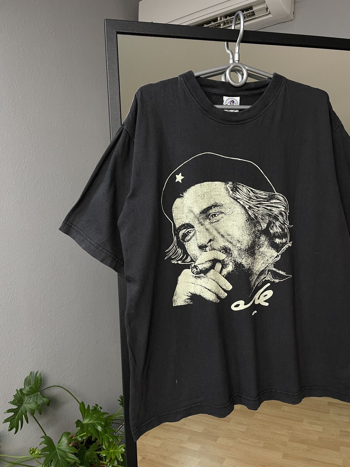 Band Tees Vintage 90's Dictator Revolutionary Che Guevara T-Shirt Cuba Size US XL / EU 56 / 4 - 4 Thumbnail