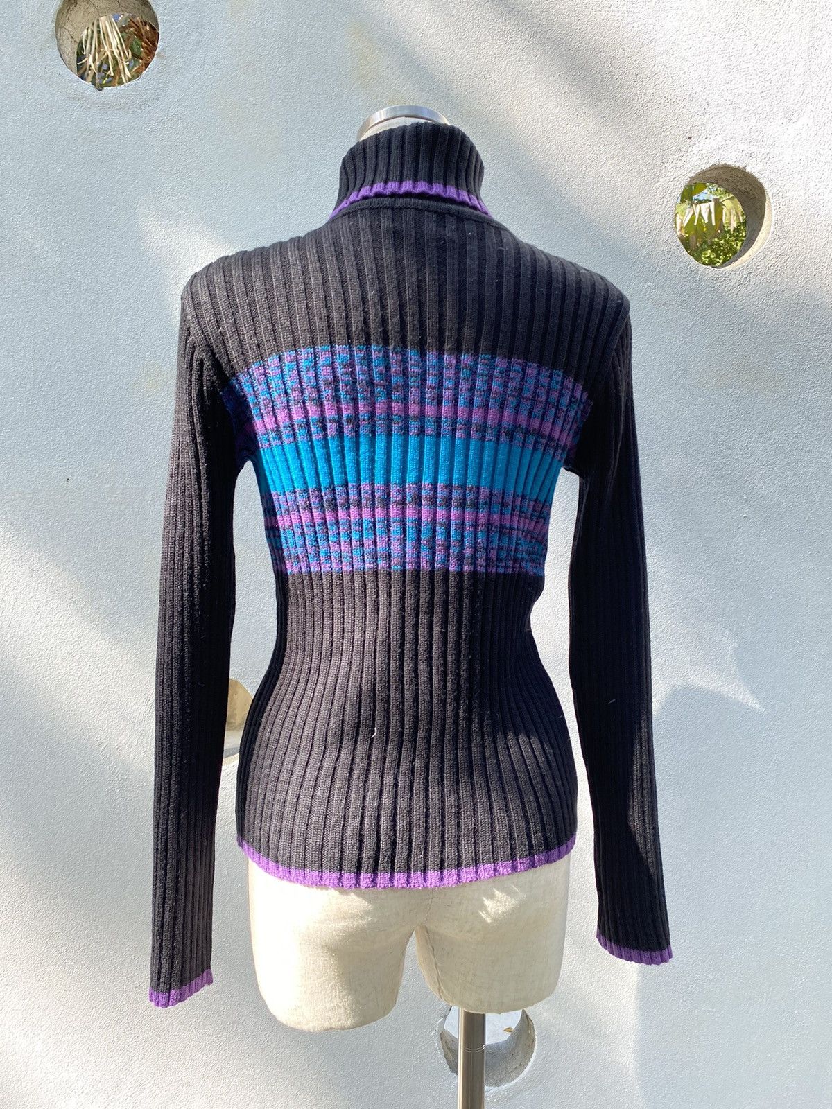 Morgan Homme MORGAN Black Ribbed Turtleneck with Purple-Blue Stripes Size M / US 6-8 / IT 42-44 - 21 Thumbnail