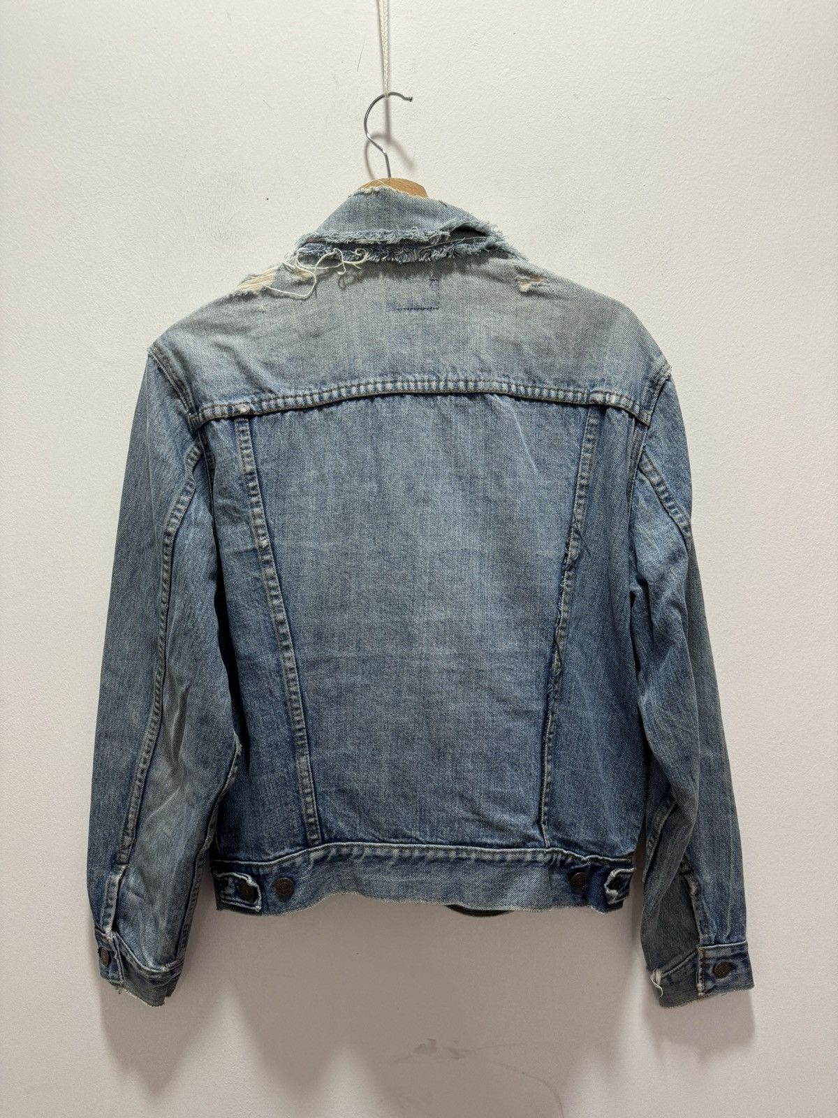 Levi's × Levi's Vintage Clothing × Vintage VINTAGE LEVIS THRASHED TRUCKER DENIM JACKET Size US XS / EU 42 / 0 - 11 Thumbnail