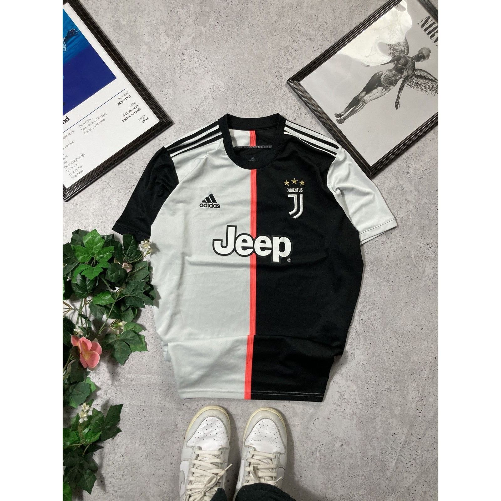 Adidas Juventus Cristiano Ronaldo 18-19 Home Jersey Size US XL / EU 56 / 4 - 1 Thumbnail