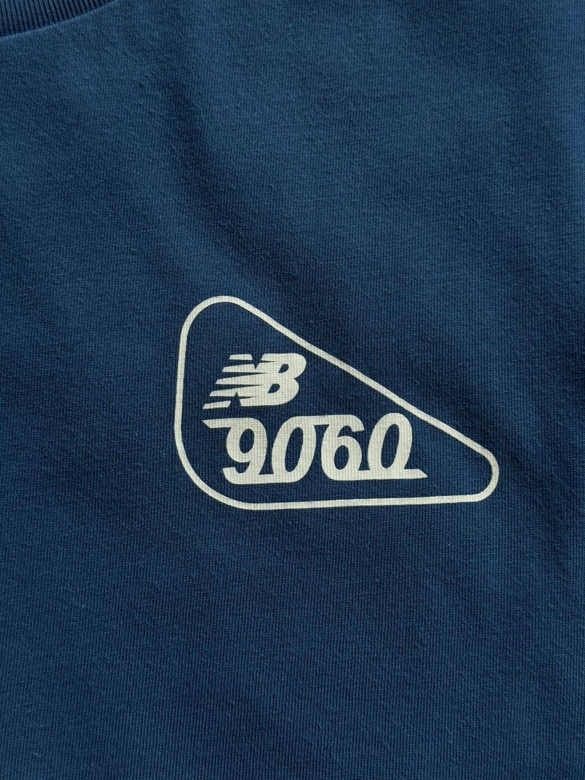 New Balance New Balance 9060 big logo promo t-shirt Size US L / EU 52-54 / 3 - 3 Thumbnail