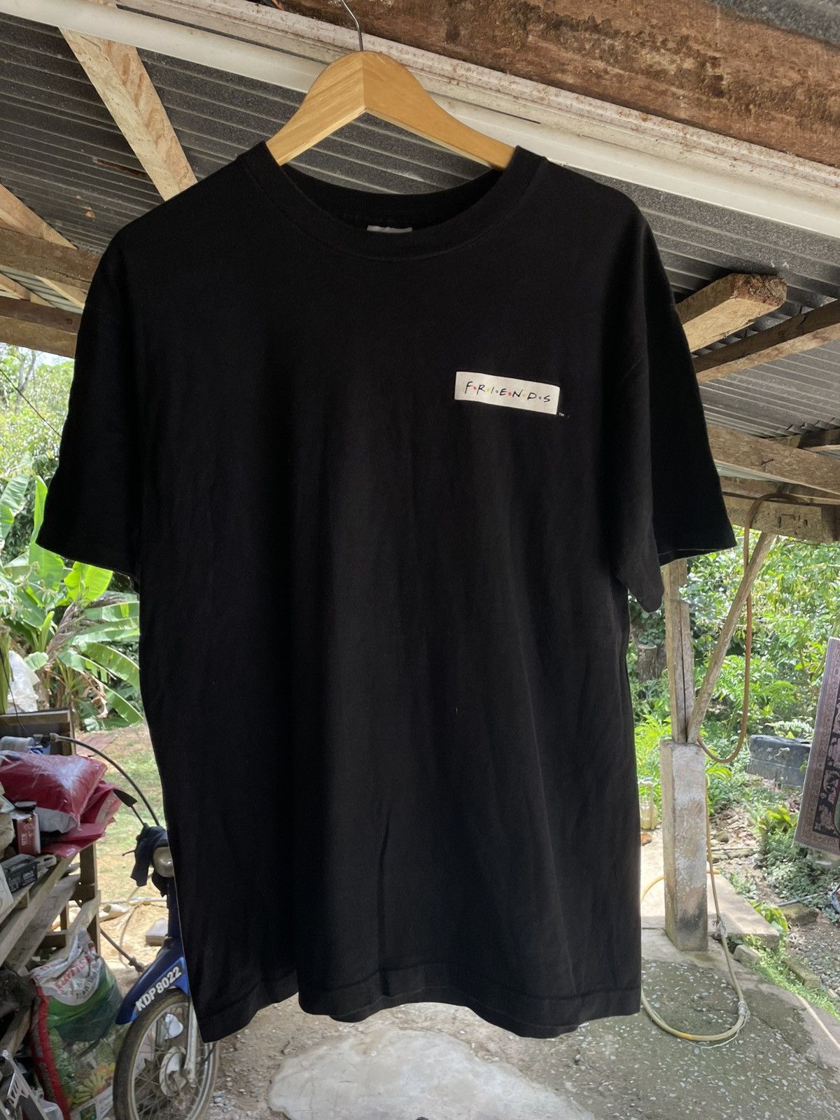 Vintage Vintage Friends movie 1995 stanley desantis tshirt Size US L / EU 52-54 / 3 - 4 Thumbnail
