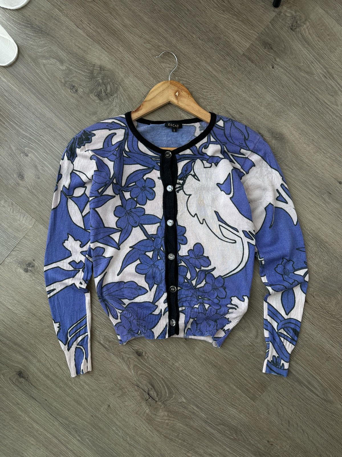 Escada Vintage Escada Flowers Blue Sweater Cardigan Size US XS / EU 42 / 0 - 3 Thumbnail