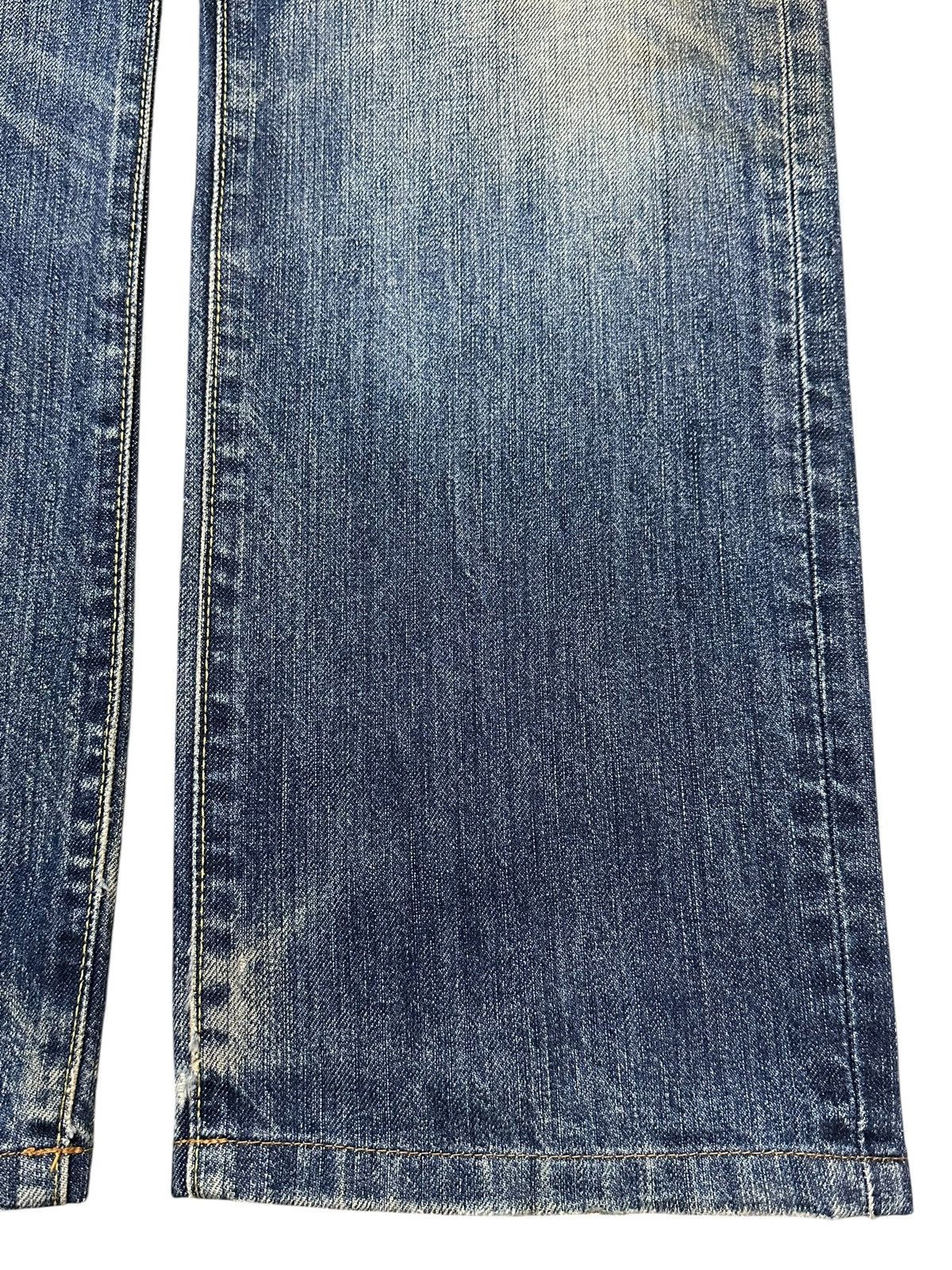 Uniqlo Vintage Japanese Uniqlo Blue Faded Wash Distress Loose Jeans Size US 32 / EU 48 - 8 Thumbnail