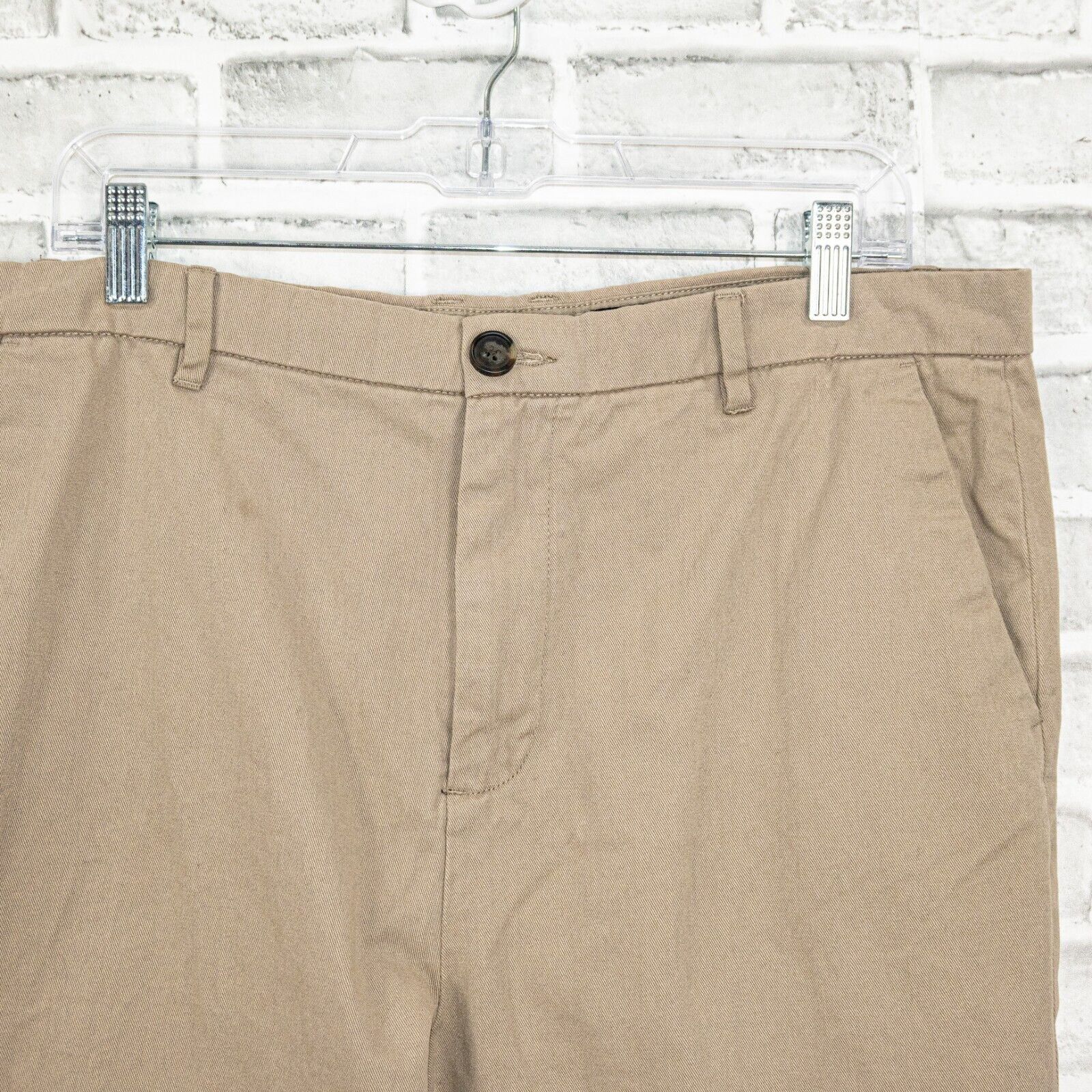Allsaints ALL SAINTS Men's Muro Cropped Tappered Chino Pants in Khaki Size US 33 - 8 Thumbnail