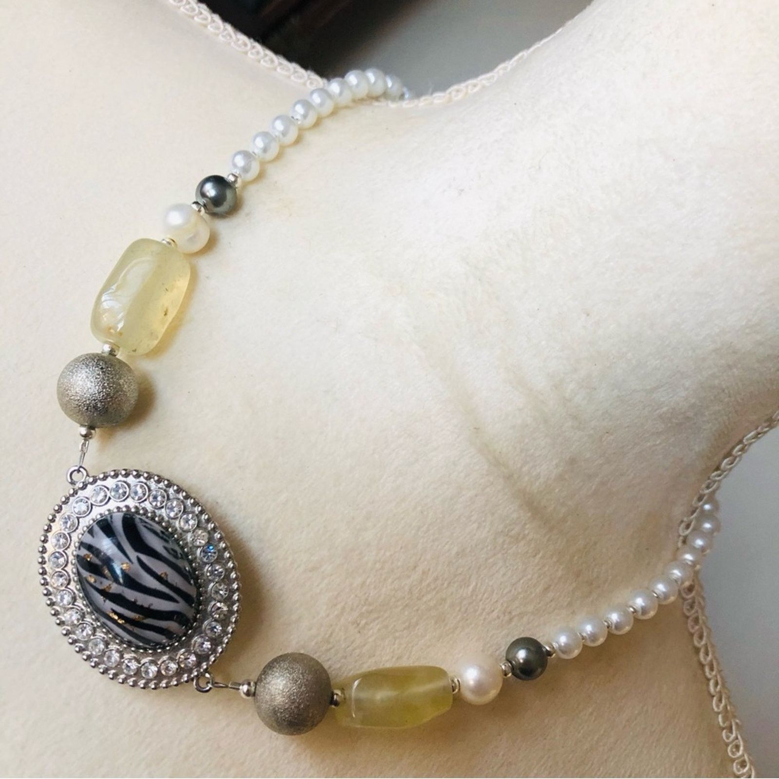 Handmade Handcrafted repurpose animal print halo Pearl necklace Size ONE SIZE - 1 Thumbnail