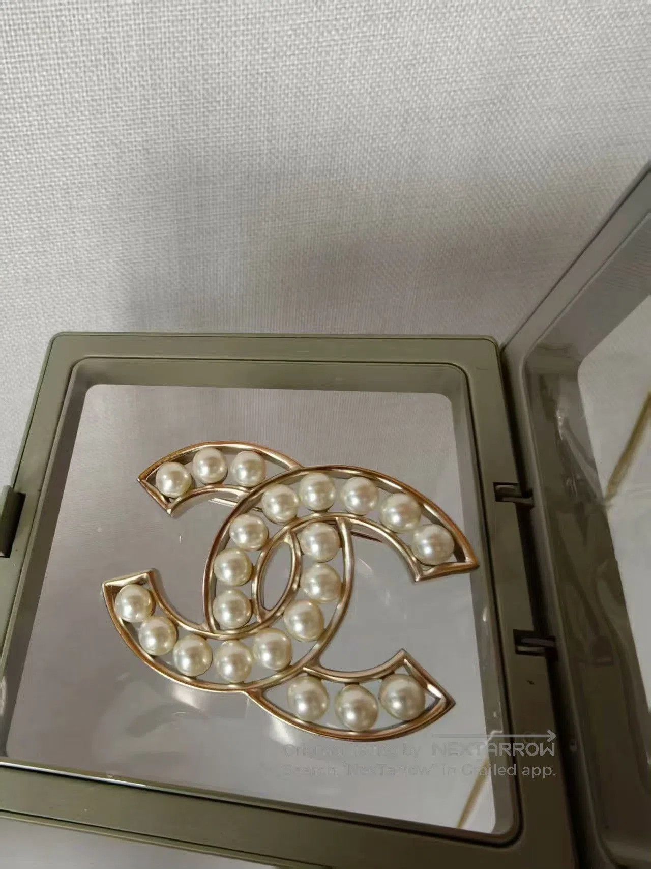 Chanel Chanel Large Pearl CC Brooch. Size ONE SIZE - 1 Thumbnail