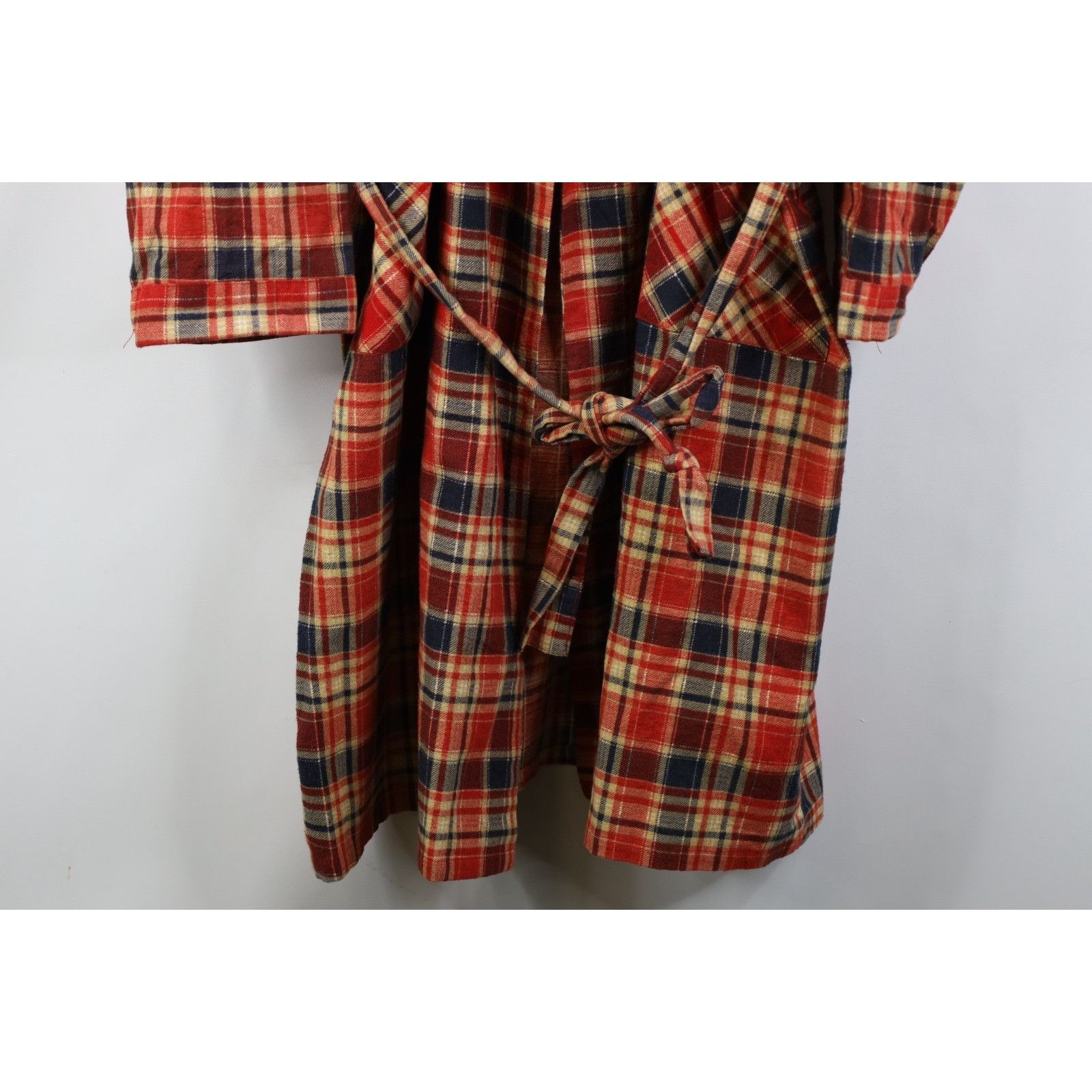 Vintage Vintage 70s Streetwear Distressed Flannel Belted Bath Robe Size US L / EU 52-54 / 3 - 4 Thumbnail