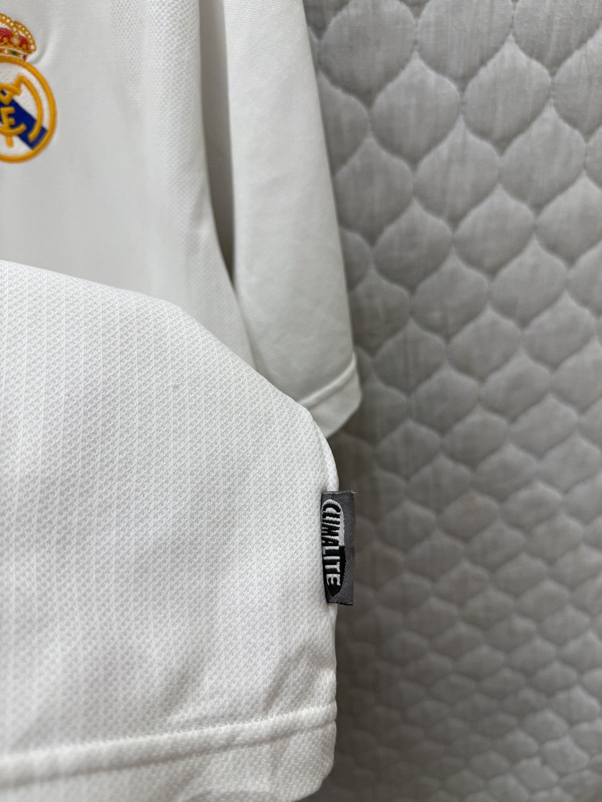 Vintage 🔥🔥🔥ARCHIVE VINTAGE ADIDAS REAL MADRID JERSEY Size US M / EU 48-50 / 2 - 10 Thumbnail