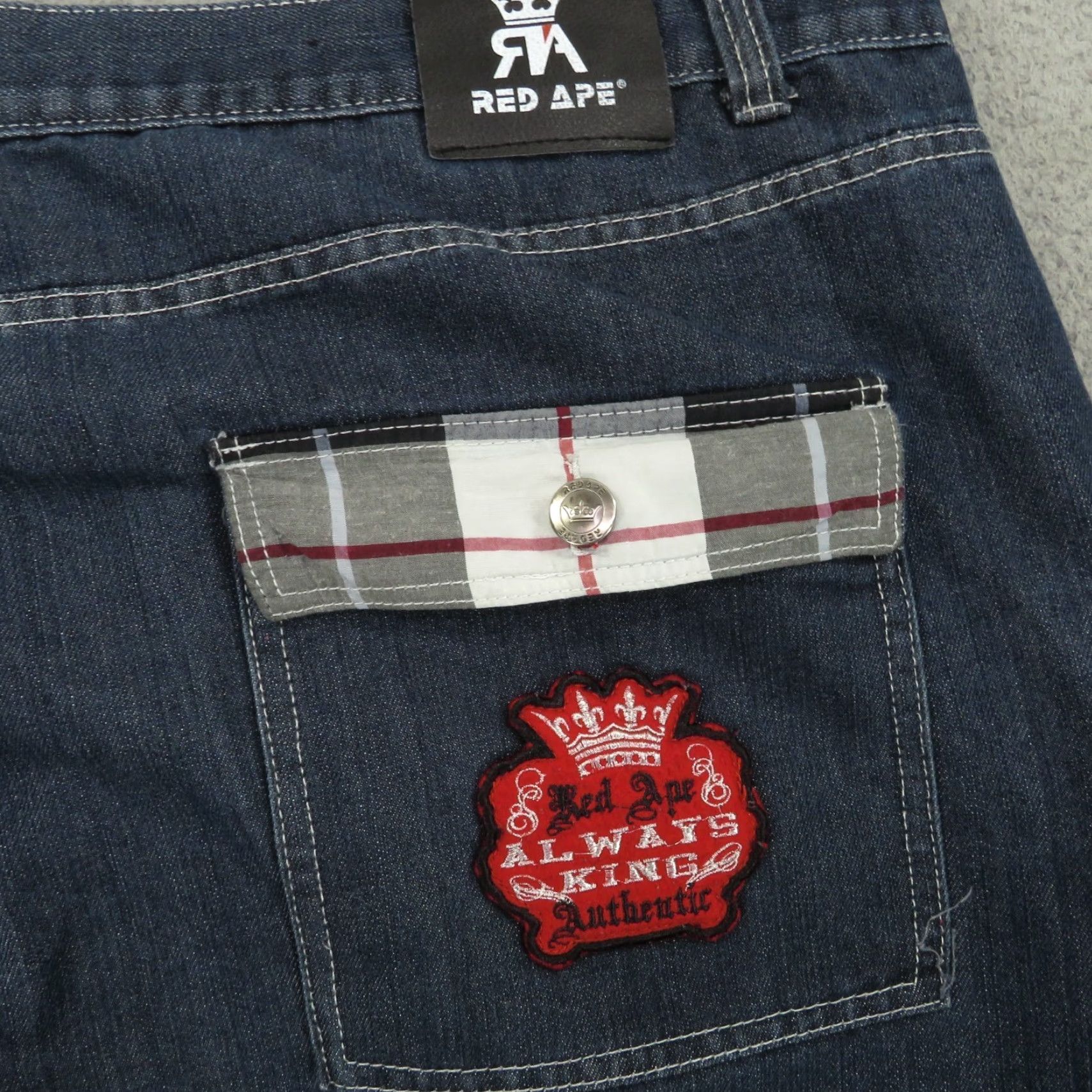 Vintage VINTAGE Red Ape Baggy Jean Shorts Mens 50 90s Grunge Skater VTG Denim Bermuda 5-Pocket Pockets Blue Goth Size US 32 / EU 48 - 3 Thumbnail