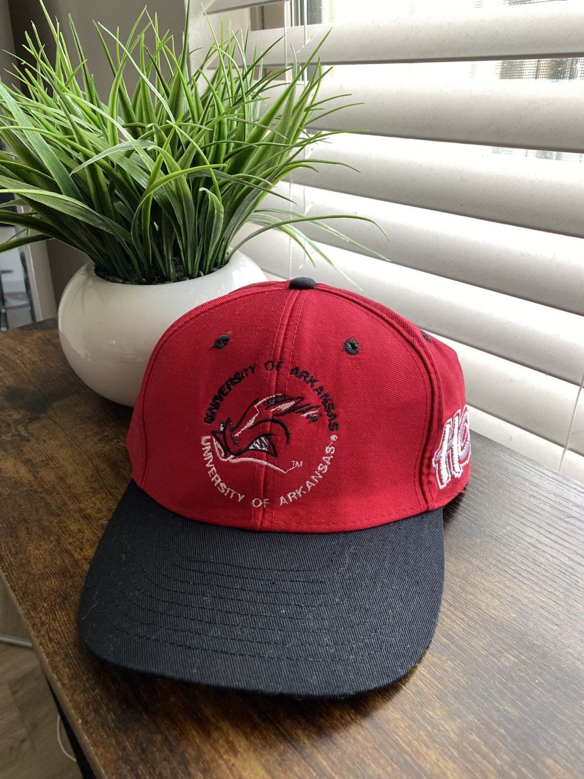 Vintage Vintage 90s University of Arkansas Snapback Hat Size ONE SIZE - 1 Thumbnail