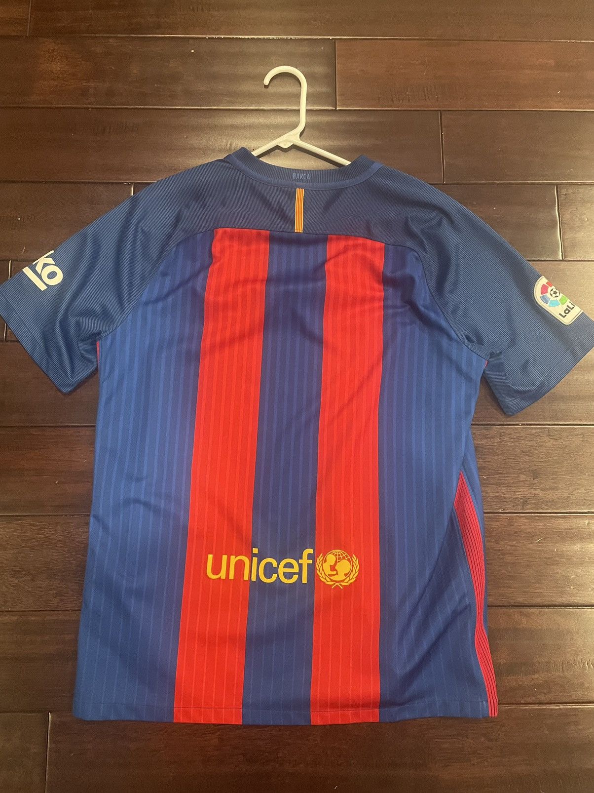 Nike Vintage 2018 Barcelona Home Jersey Size US L / EU 52-54 / 3 - 2 Thumbnail