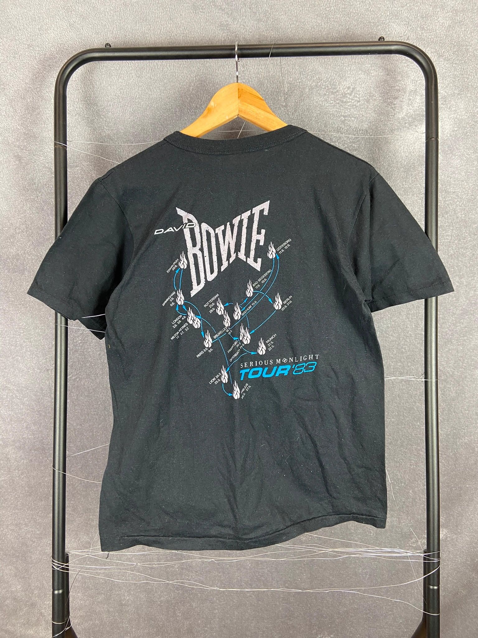 Vintage David Bowie 1983 Serious Moonlight Tour Tee L Size US L / EU 52-54 / 3 - 4 Thumbnail