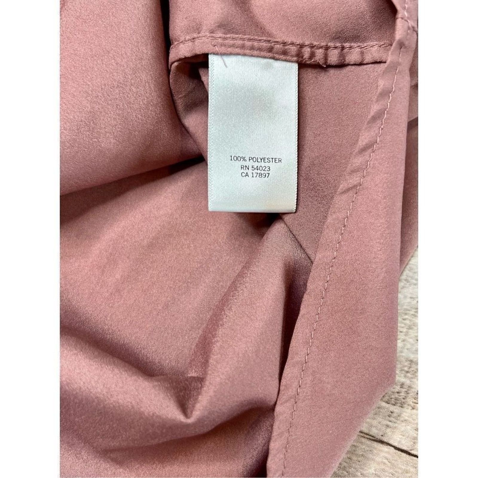 Banana Republic Banana Republic Pink Rose Embellished Tunic Blouse SMALL Size S / US 4 / IT 40 - 10 Thumbnail
