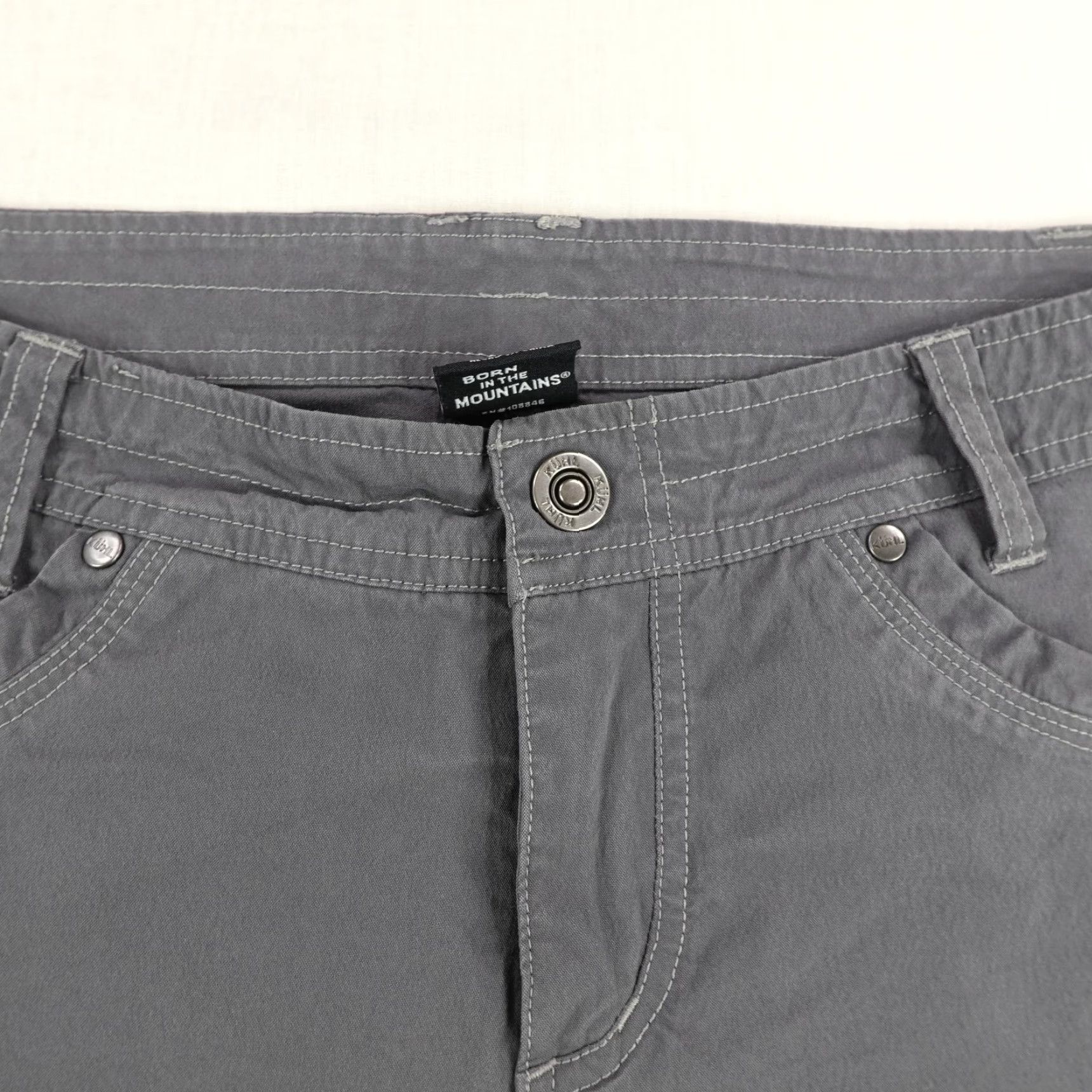 Vintage VINTAGE Kuhl Cargo Shorts Womens 8 Gray Outdoor Hiking Camping Travel Bermuda 11" Size 30" / US 8 / IT 44 - 2 Thumbnail