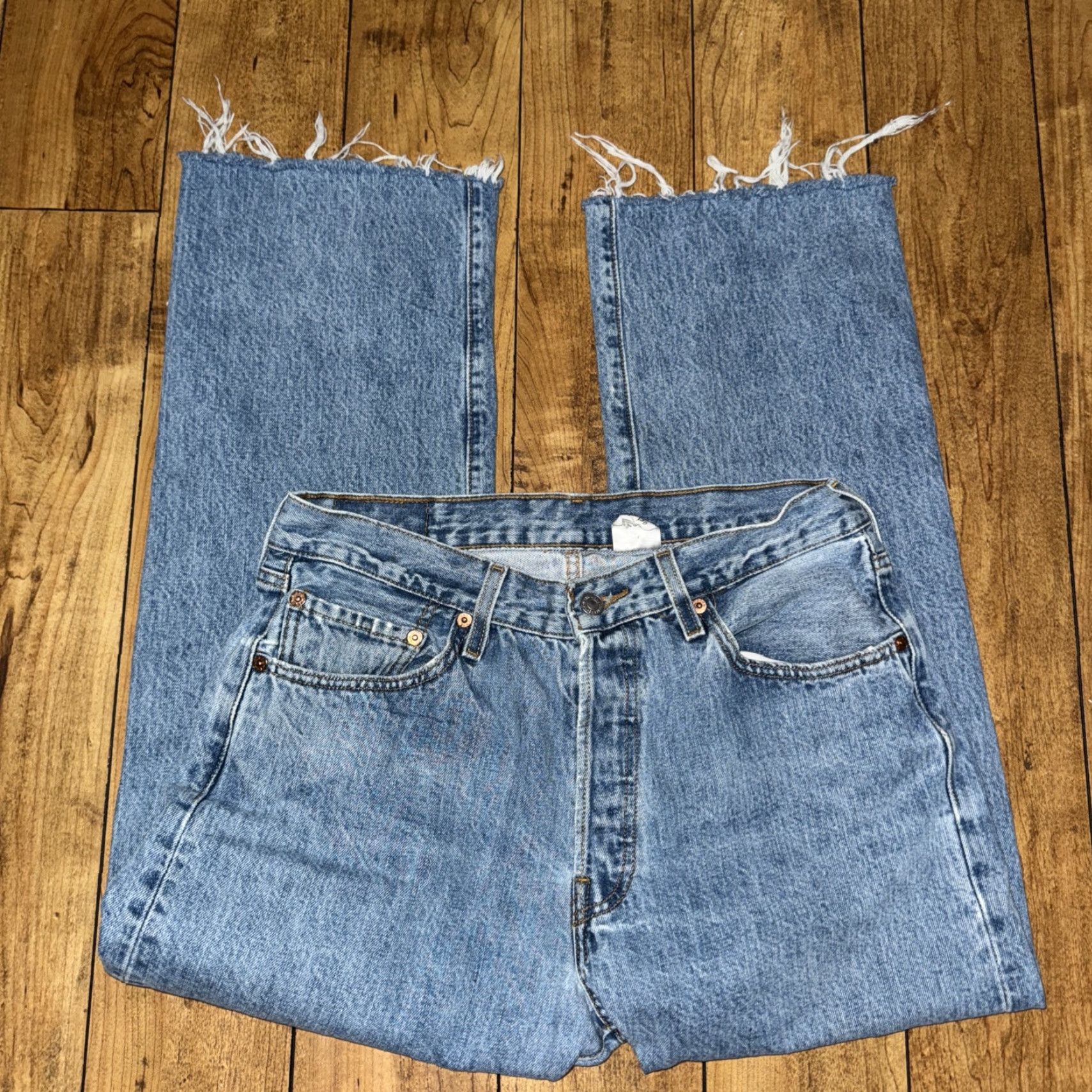 Levi's VINTAGE Levi's 501 Jeans Light Washed Blue 90s 32x26 Regular Men Straight Denim Size US 32 / EU 48 - 4 Thumbnail