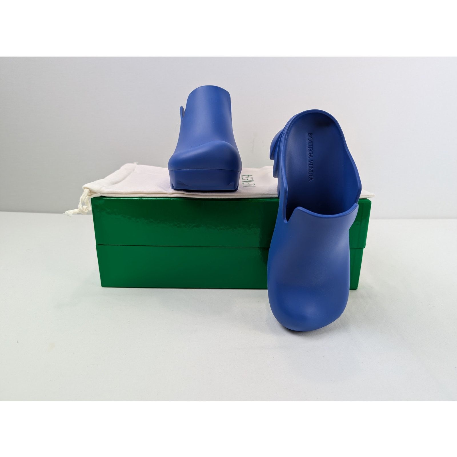 Bottega Veneta o1rshd1 Gel Rubber Pump Micro Rubber Boots in Cobalt Size US 9 / IT 39 - 16 Thumbnail