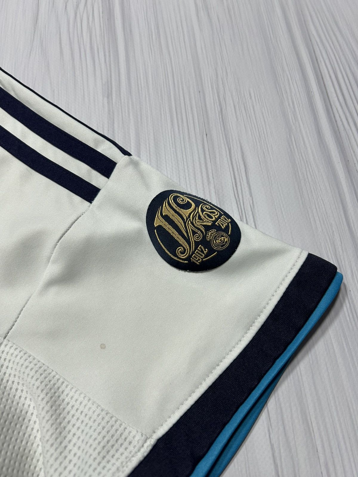 Adidas Real Madrid Benzema #9 Adidas Soccer Jersey Size M Size US M / EU 48-50 / 2 - 11 Thumbnail
