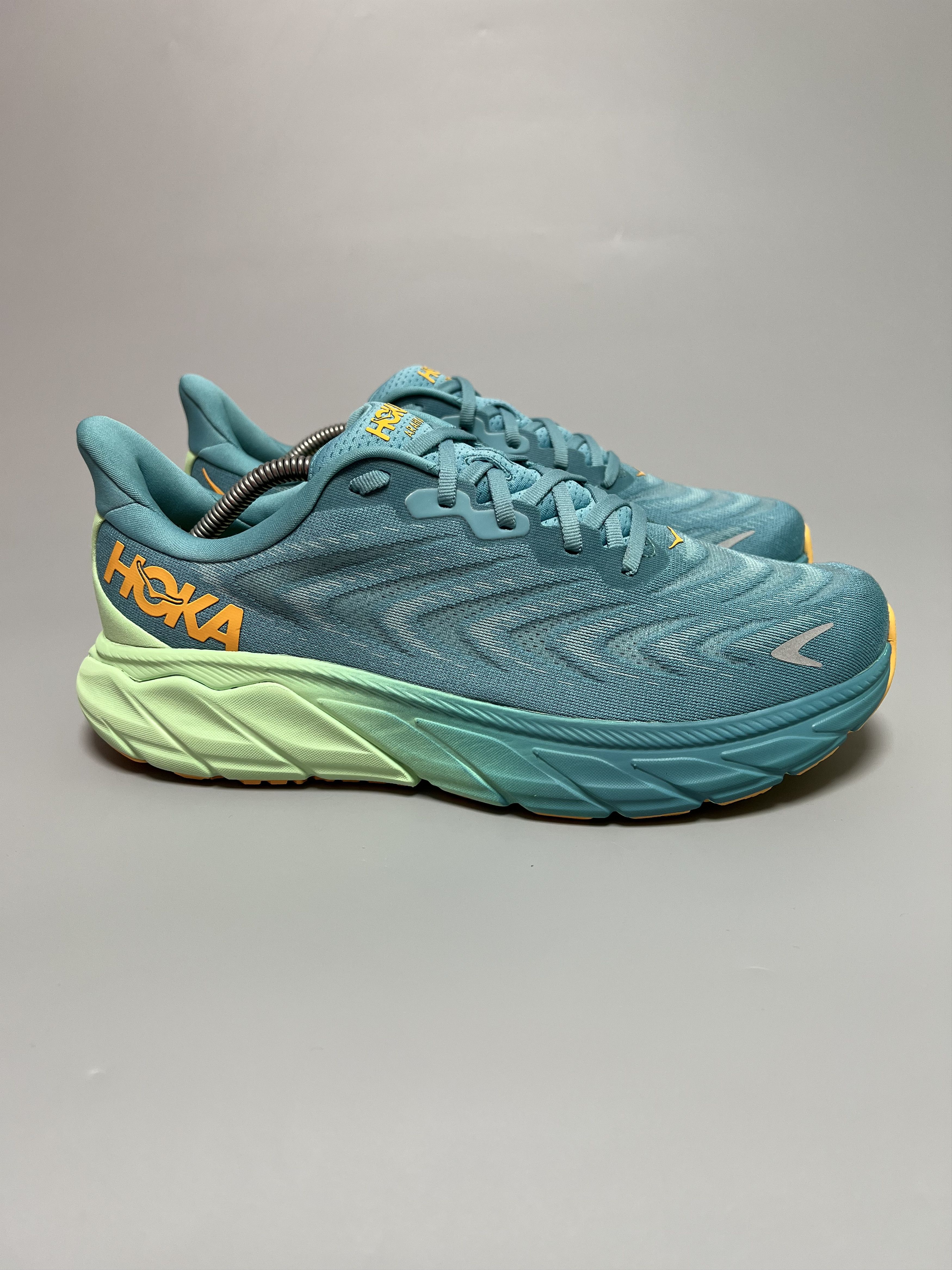 Hoka 9.5D Hoka One One Arahi 6 Running Shoes Walking Gym Size US 9.5 / EU 42-43 - 1 Thumbnail
