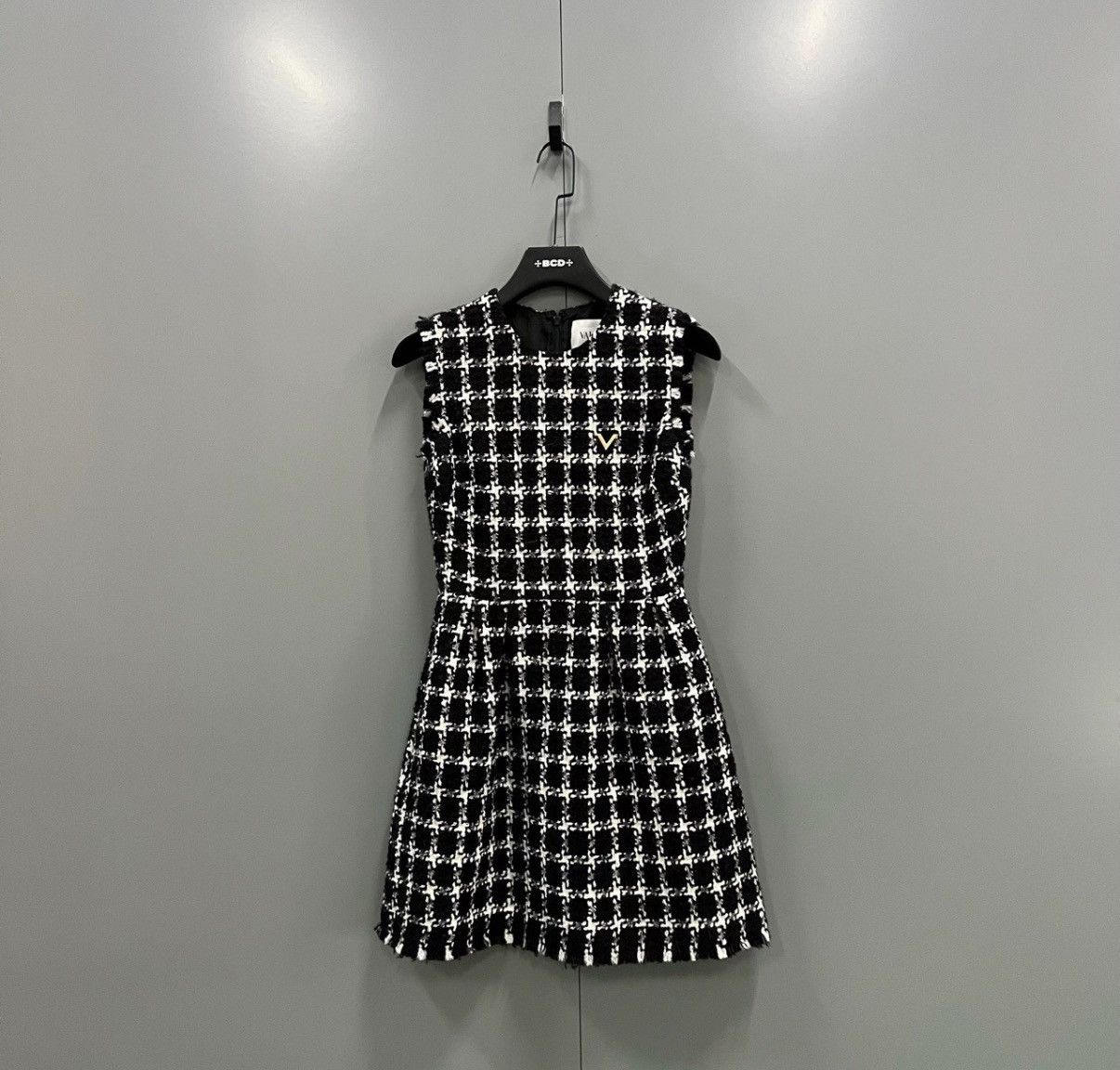 Valentino Valentino Plaid Tweed Sleeveless A-line Dress J41 Size XS / US 0-2 / IT 36-38 - 1 Thumbnail