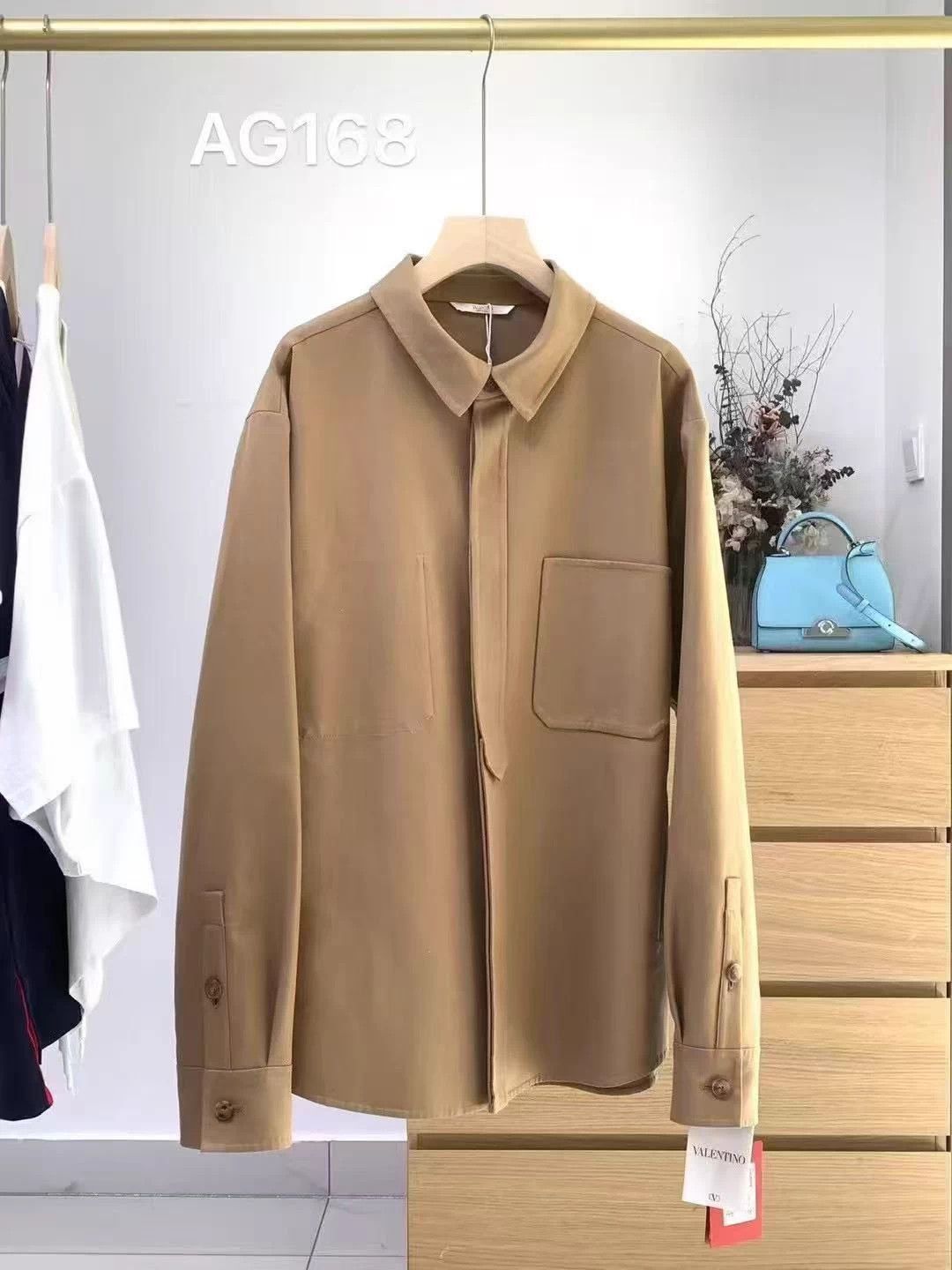 Valentino Beige Long Sleeve Button-Up Shirt Size M Size US M / EU 48-50 / 2 - 1 Thumbnail