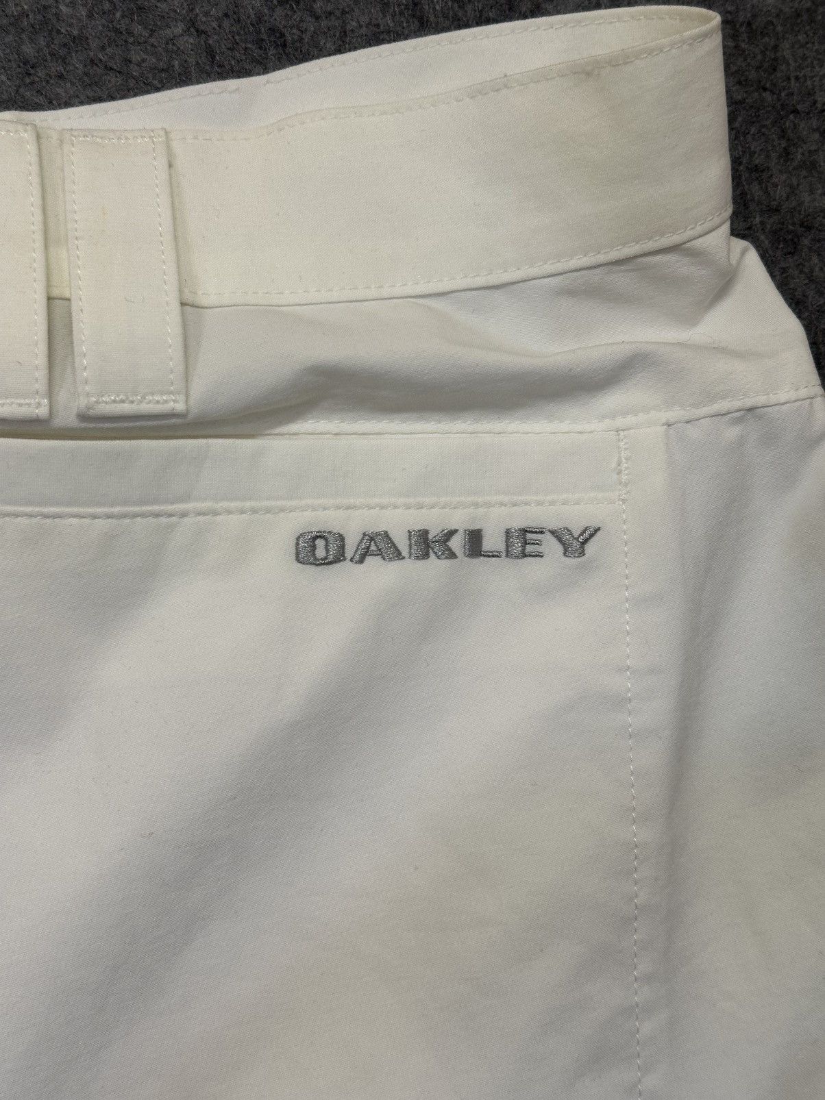 Oakley Oakley golf pants with a performance nylon tech design. Size US 40 / EU 56 - 12 Thumbnail