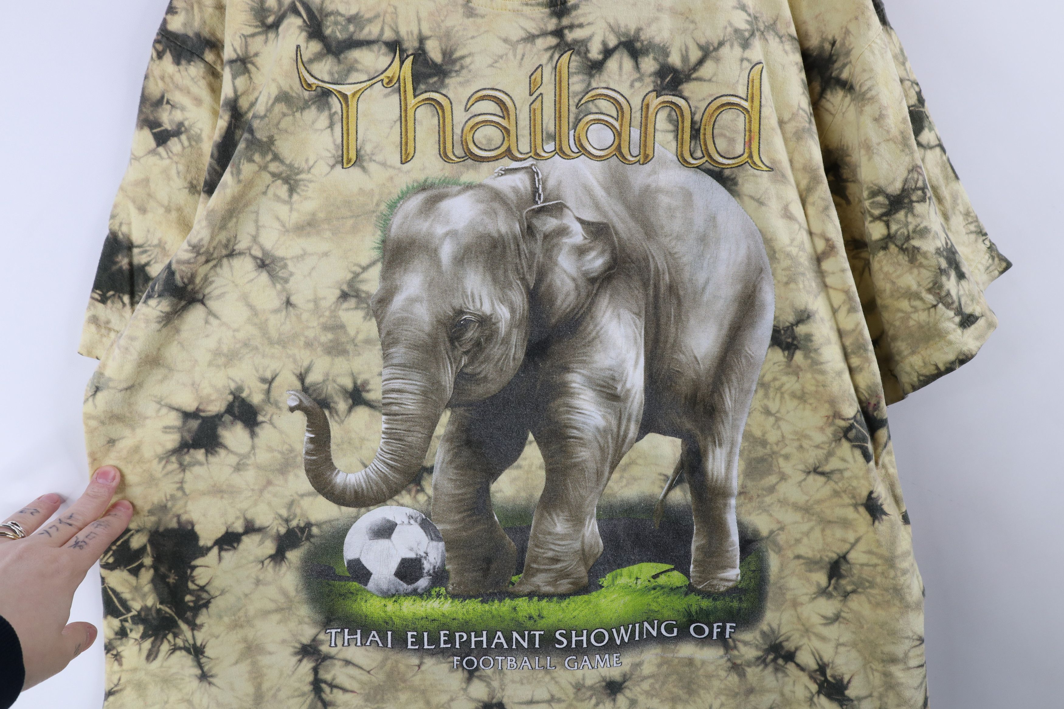 Vintage Vintage 90s Y2K Streetwear Thailand Elephant Soccer T-Shirt Size US L / EU 52-54 / 3 - 4 Thumbnail