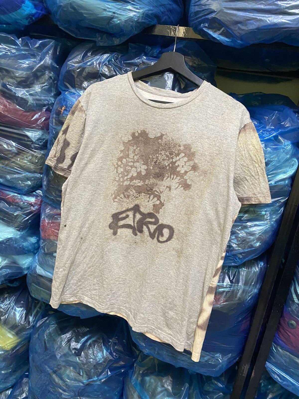 Etro VINTAGE ETRO TSHIRT MADE IN ITALY Size US M / EU 48-50 / 2 - 2 Thumbnail