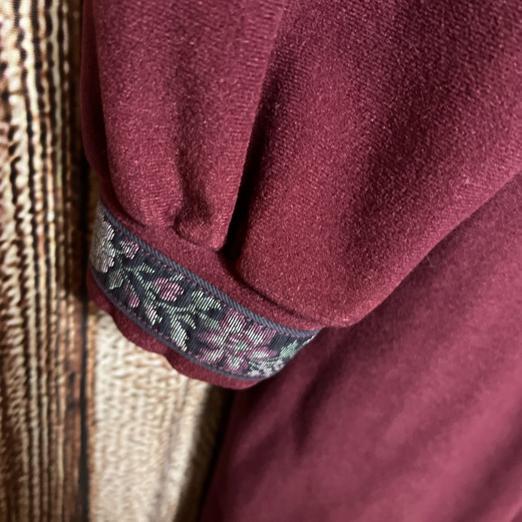 Vintage VINTAGE Vanity Fair Gown Night Maroon Embroidered Velour Kimono 3/4 Sleeve XL Women's Size XL / US 12-14 / IT 48-50 - 5 Thumbnail