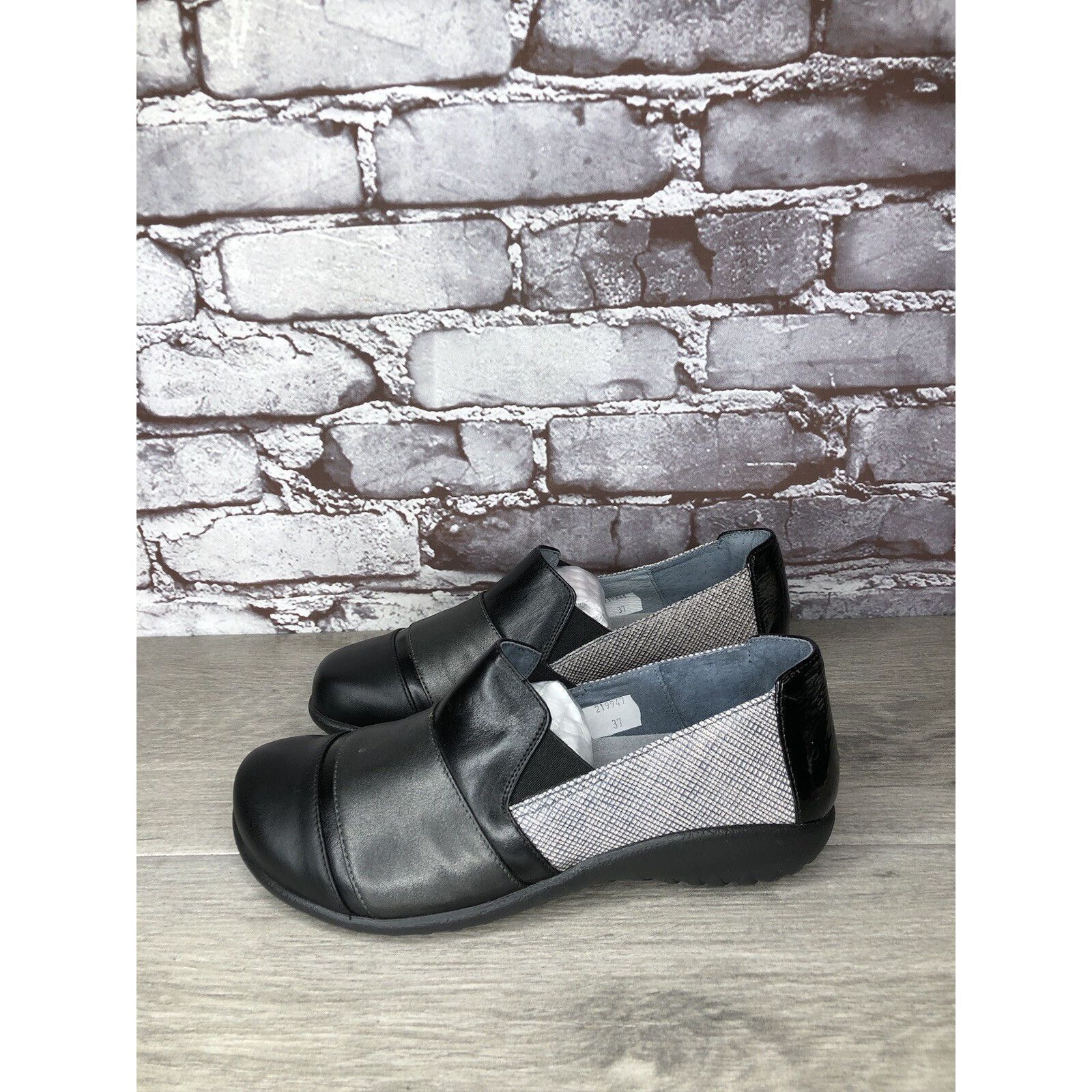 Other Naot Prescott Black Leather Grey Synthetic Comfort Casual Cl Size US 6 / IT 36 - 12 Thumbnail