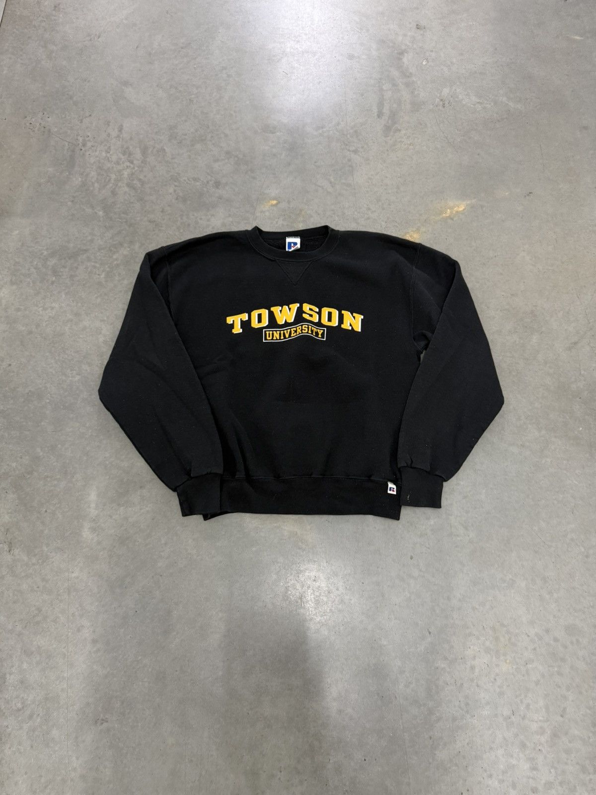 Russell Athletic Towson University Russell Athletic 2000s Vintage Sweatshirt Size US M / EU 48-50 / 2 - 4 Thumbnail