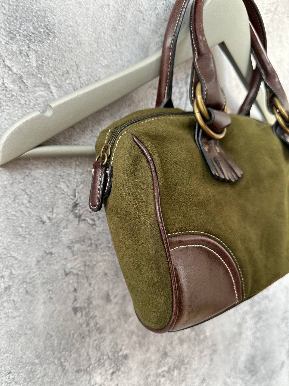 Tommy Hilfiger Y2k Tommy Hilfiger Suede Demi East West Mini Baguette Bag Size ONE SIZE - 4 Thumbnail