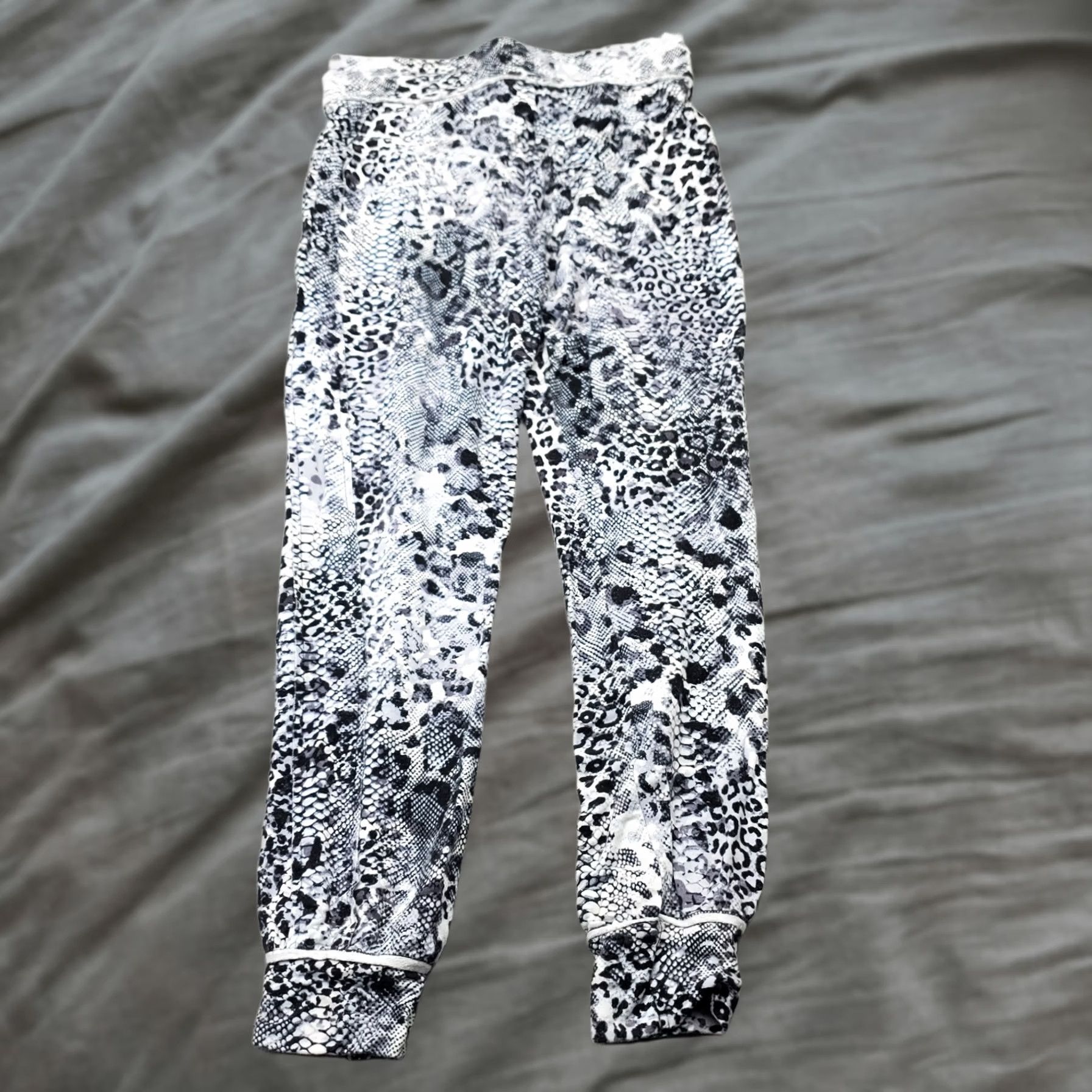 Vintage Skinnygirl Jogger Pants Womens XS Multi Snakeskin Print Stretch Drawstring Waist Size 26" / US 2 / IT 38 - 1 Thumbnail