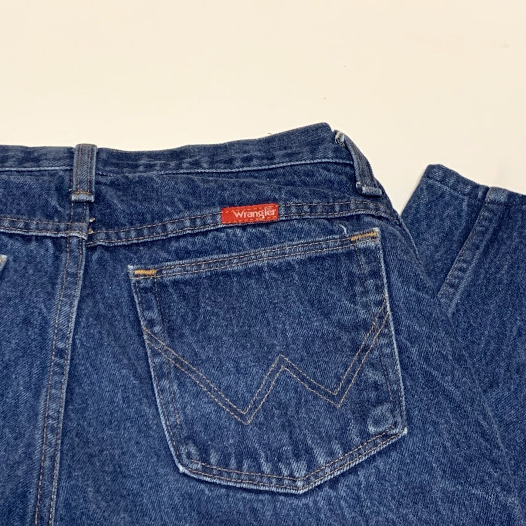 Wrangler VINTAGE Wrangler Jeans 915PW Mens Regular Fit Blue Denim 29x25 Jeans Mens 1980s Blue Denim 915PW Mens Regular Fit Jeans Size US 29 - 8 Thumbnail