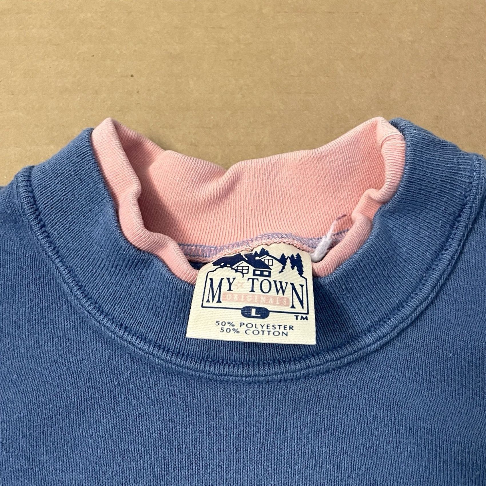 Noah VINTAGE My Town Sweatshirt Shirt Adults Large Blue Graphic Print 90s Y2K USA Mens Size US L / EU 52-54 / 3 - 7 Thumbnail