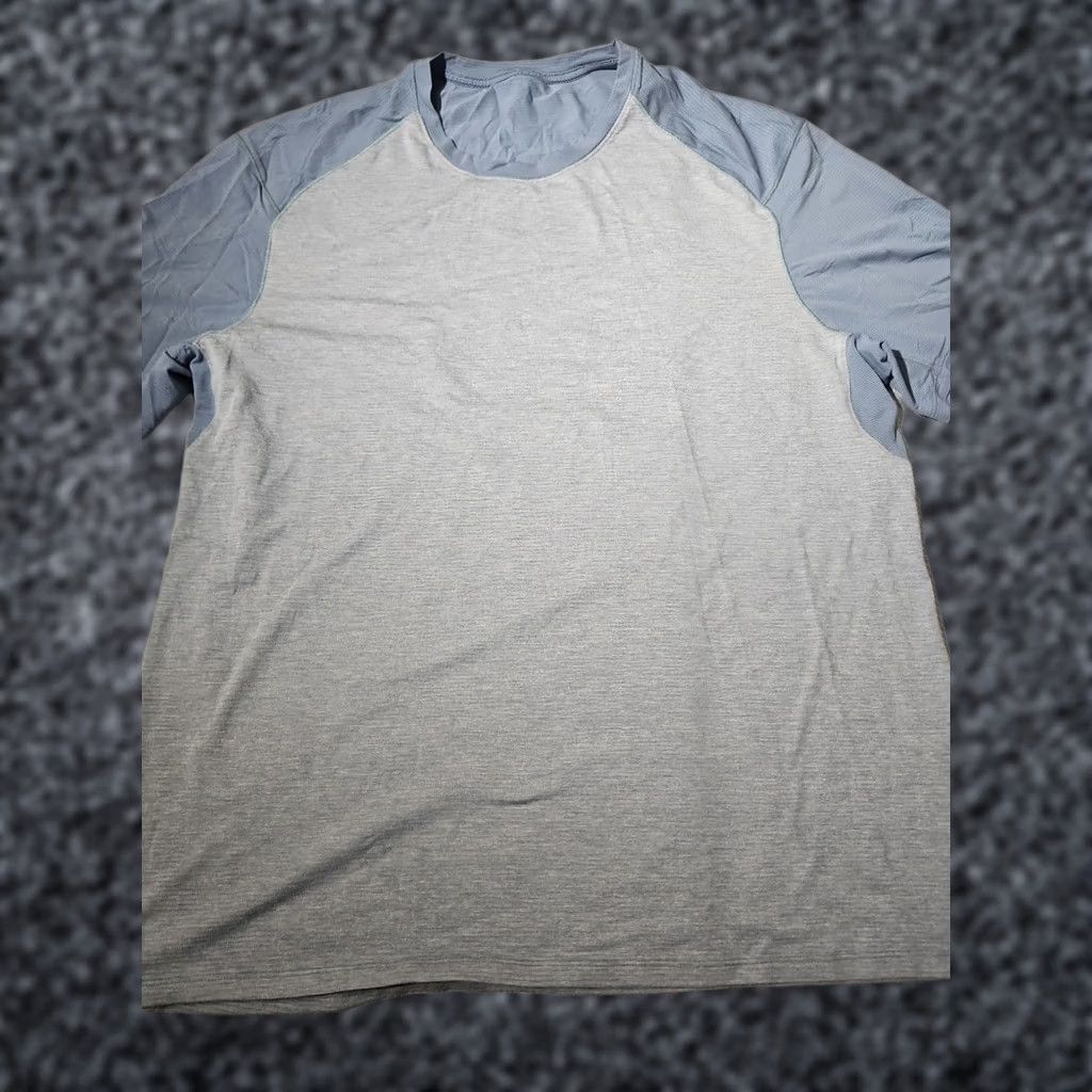 Lululemon Lululemon Shirt Mens XL Blue Colorblock Athletic Casual Stretch Workout Tee Size US XL / EU 56 / 4 - 1 Thumbnail