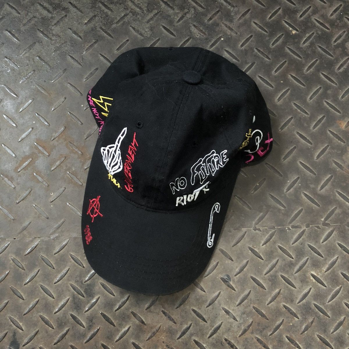 Japanese Brand Fucking Anarchy Embroidery Japanese Brand Casual Hat Size ONE SIZE - 1 Thumbnail