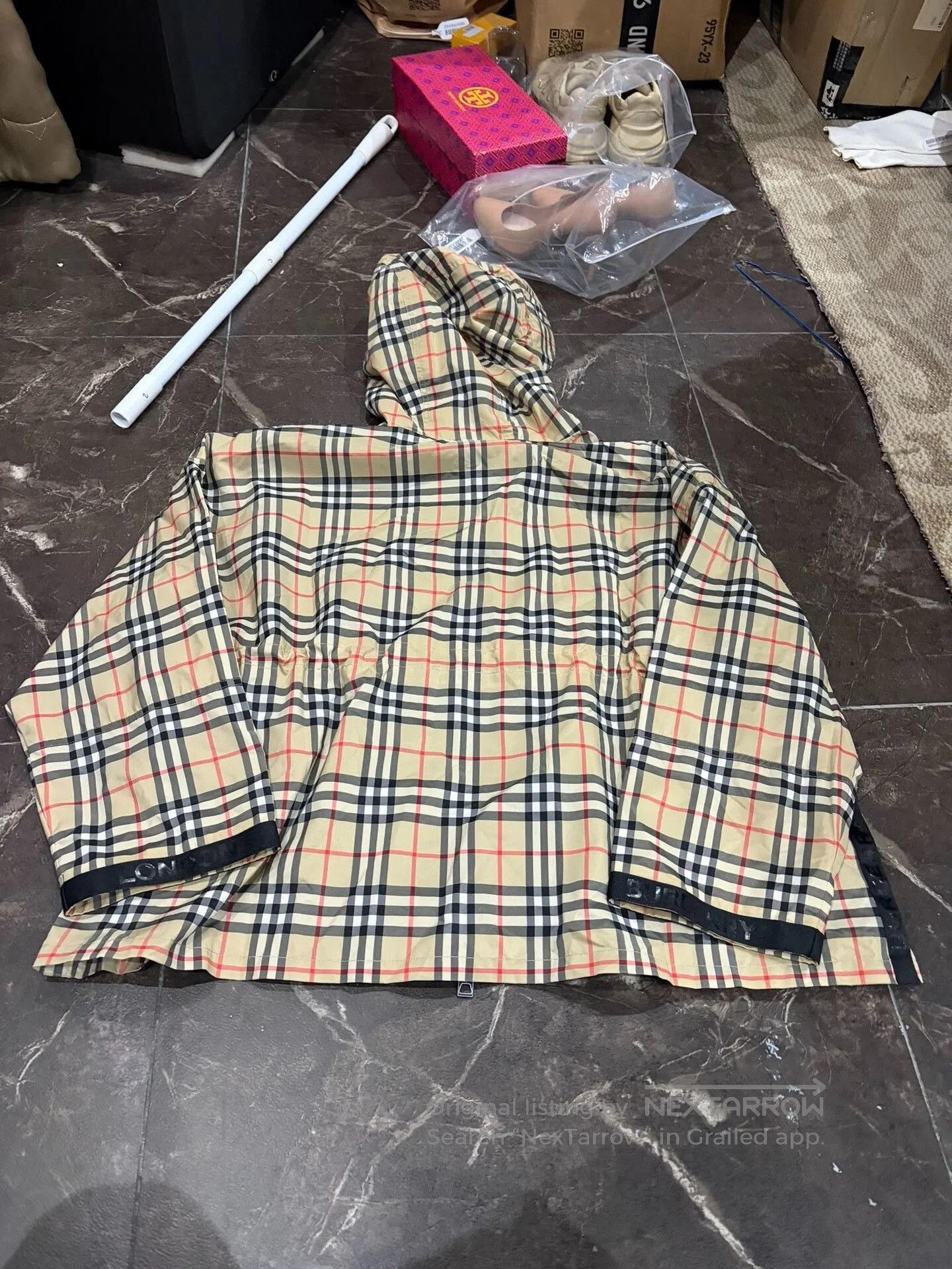 Burberry Burberry Check Logo Hooded Jacket. Size XS / US 0-2 / IT 36-38 - 7 Thumbnail