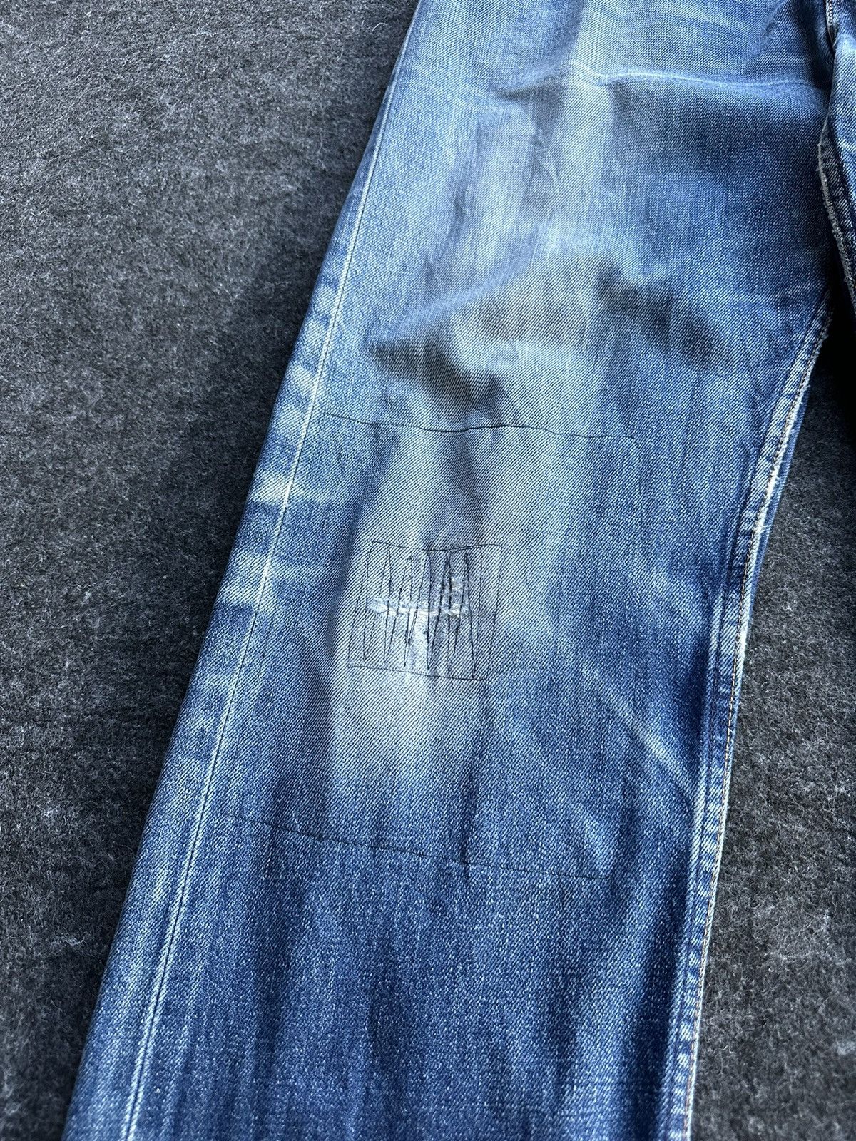 Levi's × Levi's Vintage Clothing × Vintage Vintage Levis 505 Thrashed Distressed Denim D480 Size US 36 / EU 52 - 3 Thumbnail