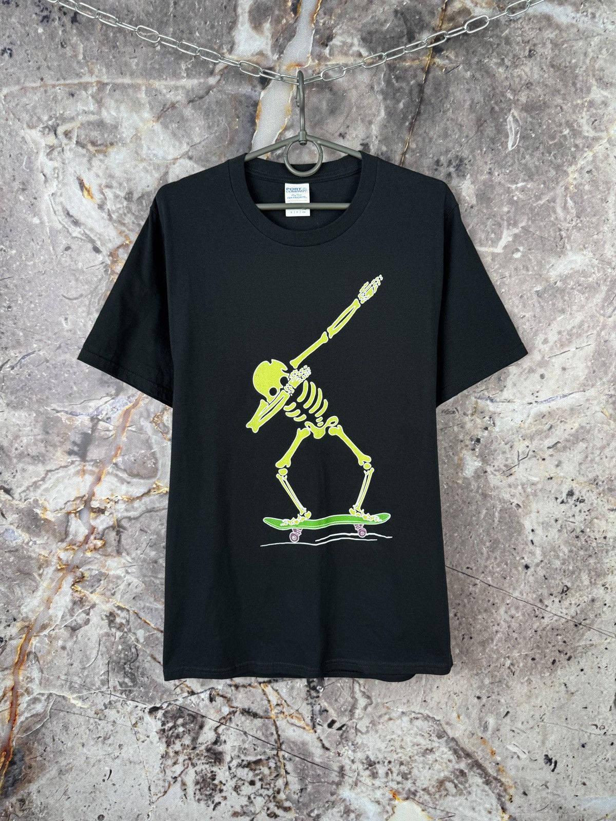 Port & Company Dabbing Skeleton Skateboard Graphic T Shirt Mens Retro Tee Size US S / EU 44-46 / 1 - 1 Thumbnail