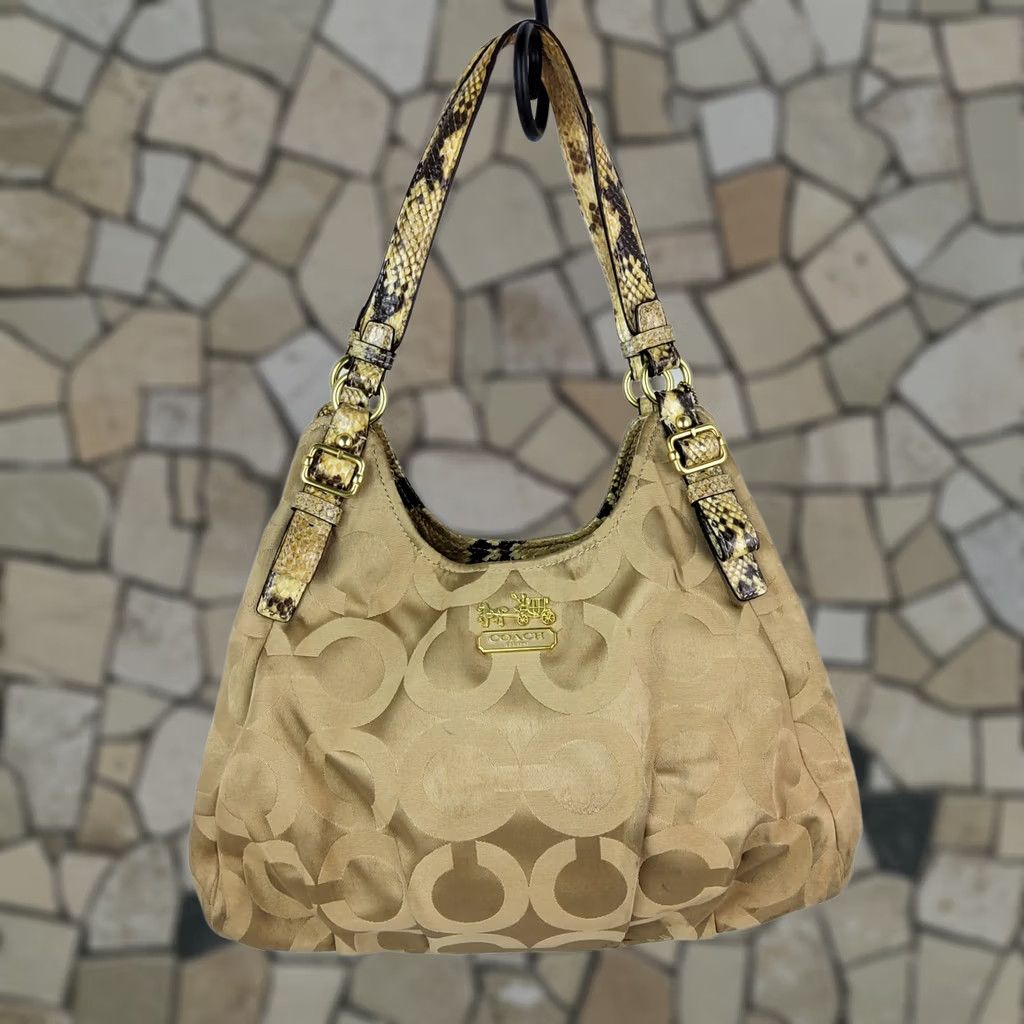 Coach Coach Op Art Snake Trim Shoulder Bag Purse, Signature 17689, Brown, Women, Fabric, Shoulder Bag, Snake Theme, 14x9.5x4, Pre-owned Size ONE SIZE - 1 Thumbnail
