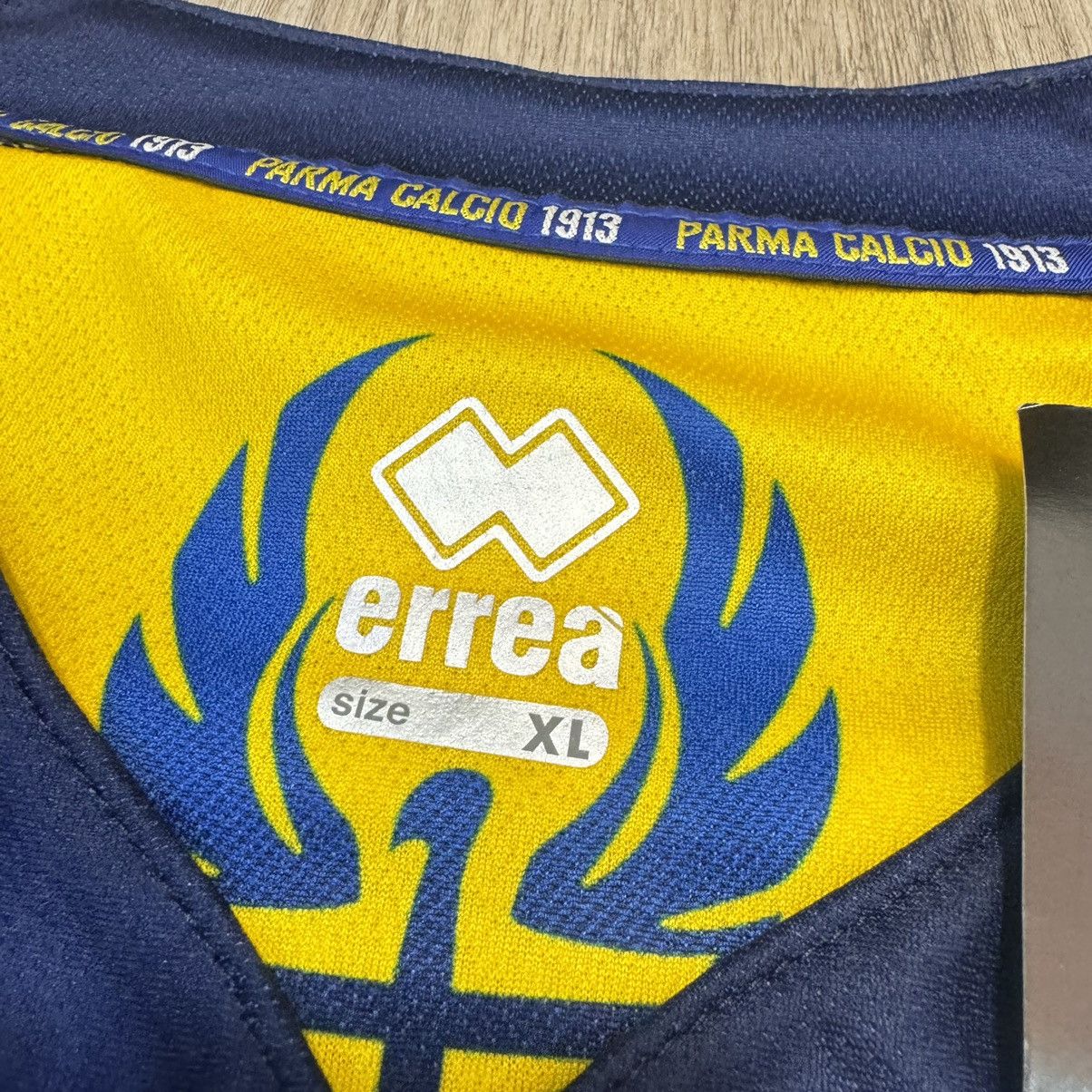 Errea Parma 18/19 home shirt #10 Nakata (Bnwt) Size US M / EU 48-50 / 2 - 7 Thumbnail