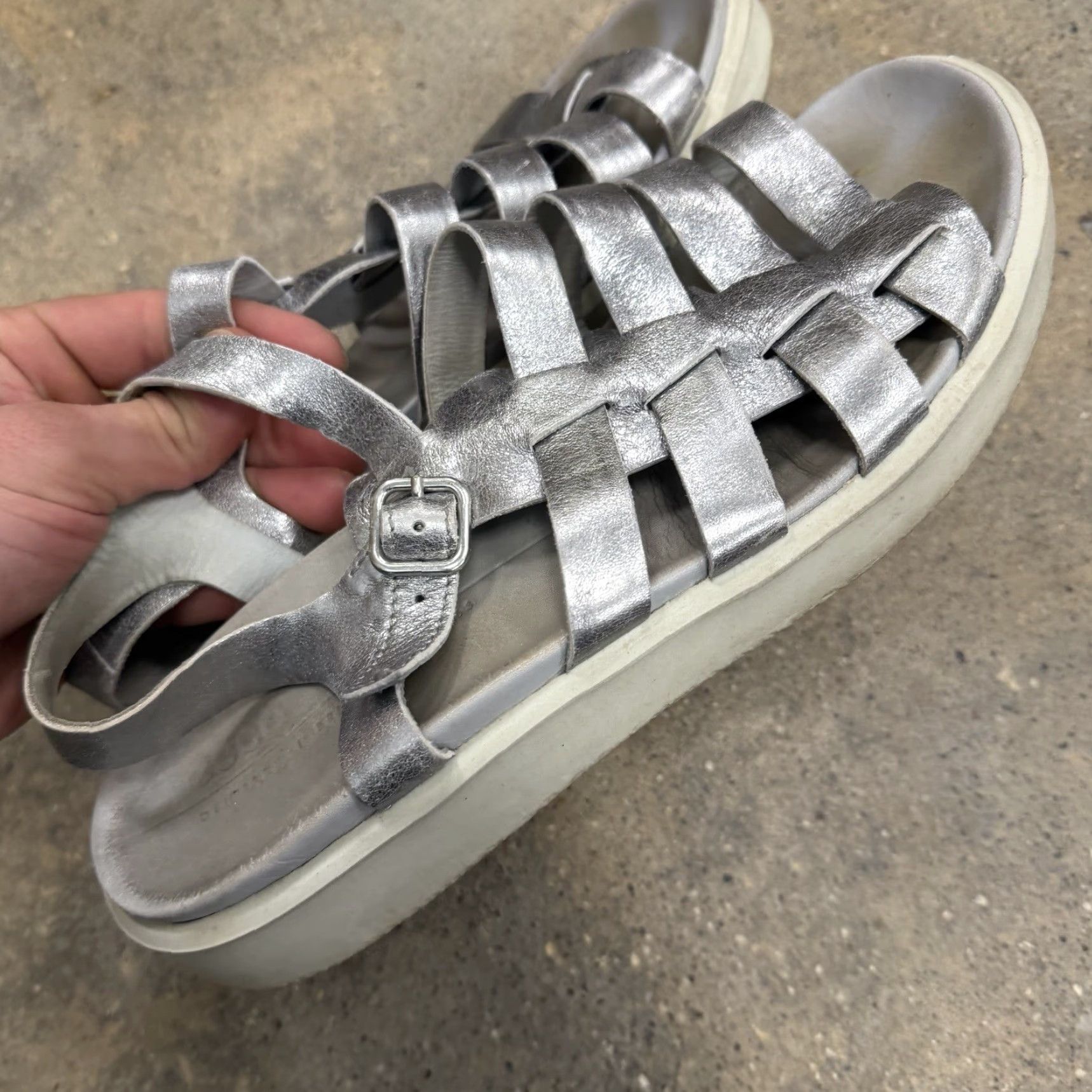 Ecco ECCO Womens Sandals 39/8 Metallic Silver Pewter Leather Strap Gladiator Flat Shoes Sandal Womens Size US 8 / IT 38 - 3 Thumbnail