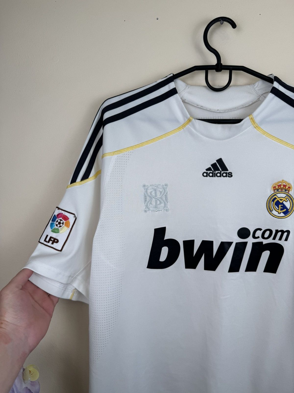 Adidas Adidas Real Madrid 2009-10 Home Jersey SHIRT Adidas L Size US L / EU 52-54 / 3 - 10 Thumbnail