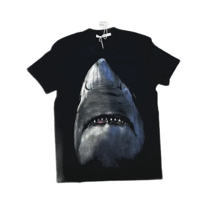 Givenchy Givenchy Givenchy Shark Print TShirt for Men and Women -25 Size US S / EU 44-46 / 1 - 2 Thumbnail
