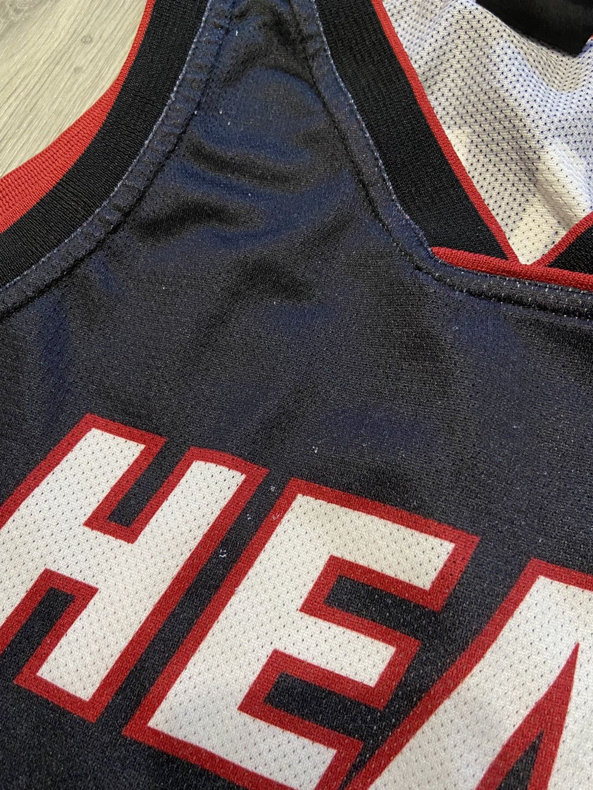NBA Vintage Champion Miami Heat #3 Wade jersey Size US S / EU 44-46 / 1 - 4 Thumbnail