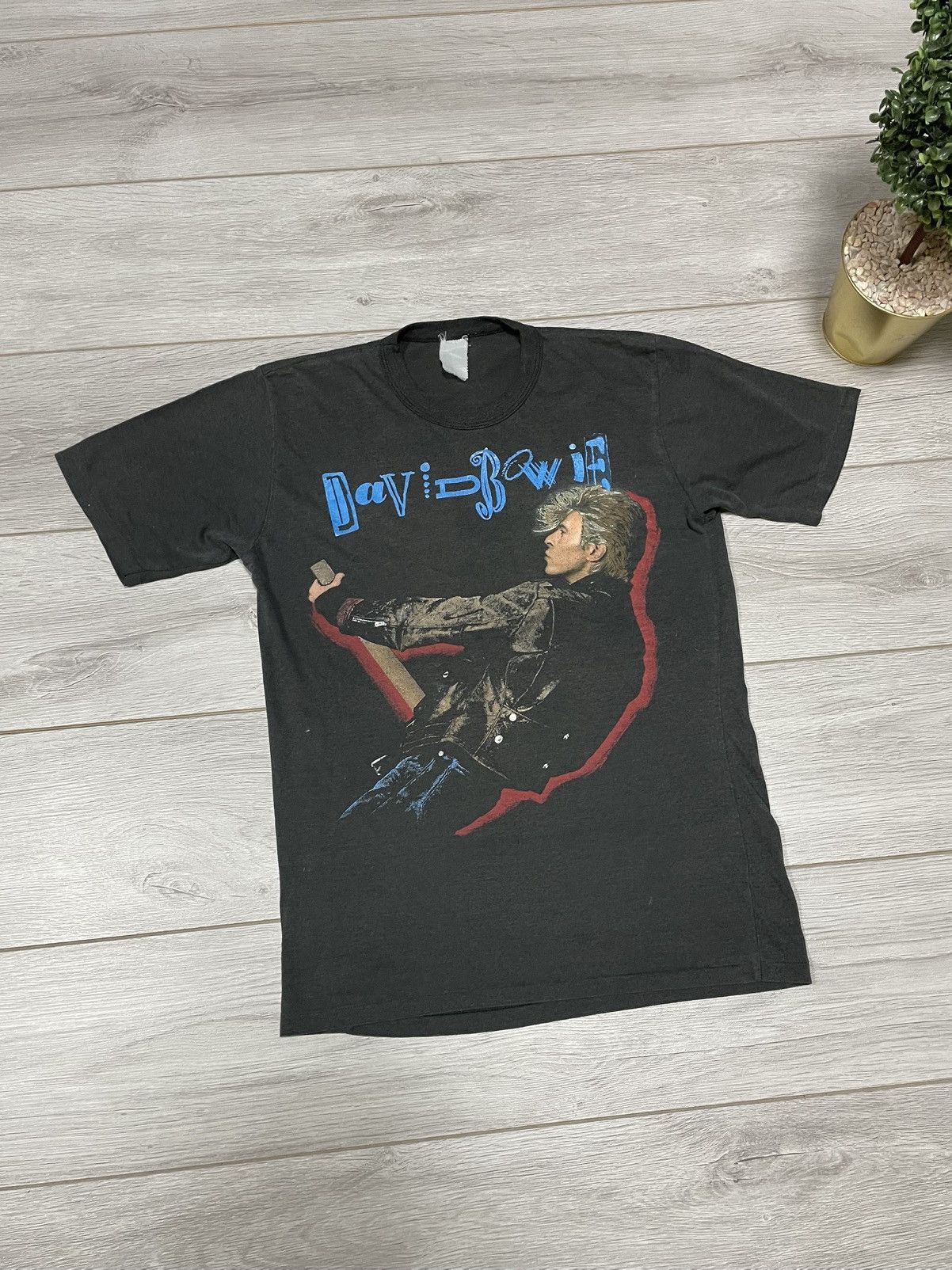 Band Tees 1987 David Bowie The Glass Spider Tour single stich tee Size US L / EU 52-54 / 3 - 4 Thumbnail