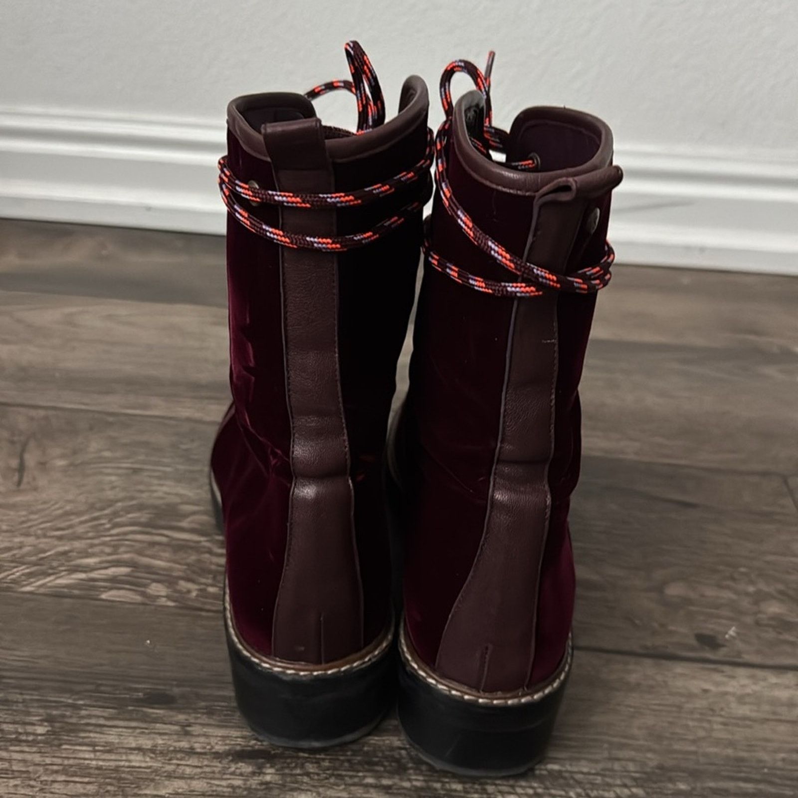 Stuart Weitzman Stuart Weitzman 10 Metermaid Burgundy Velvet Combat Boots Size US 10 / IT 40 - 6 Thumbnail